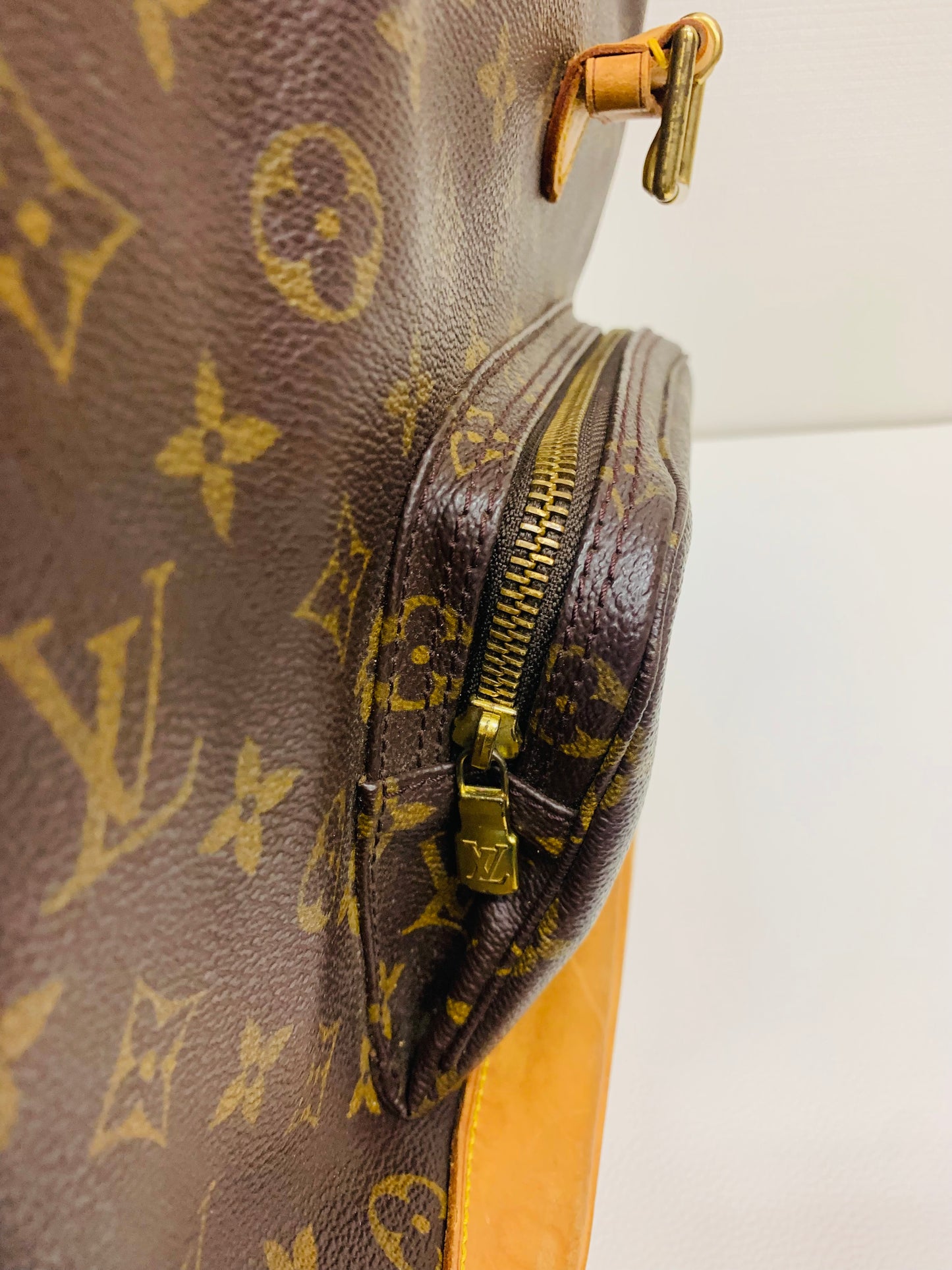 USED LOUIS VUITTON MONTSOURIES GM