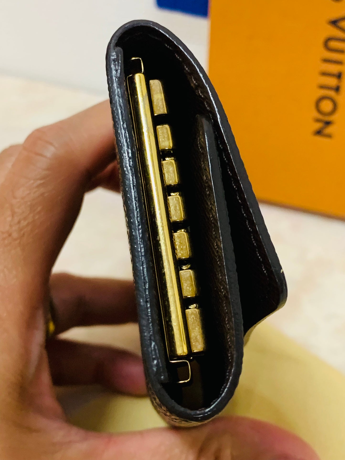 LOUIS VUITTON  6 Slots Key Case DE