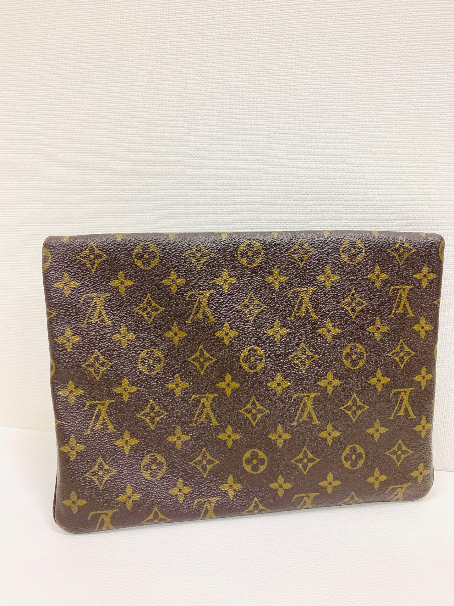 Authentic Louis Vuitton Vintage Pleante Clutch bag