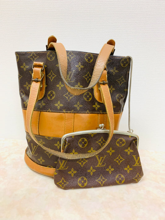 LOUIS VUITTON Bucket PM French &Co with Kiss lock pouch