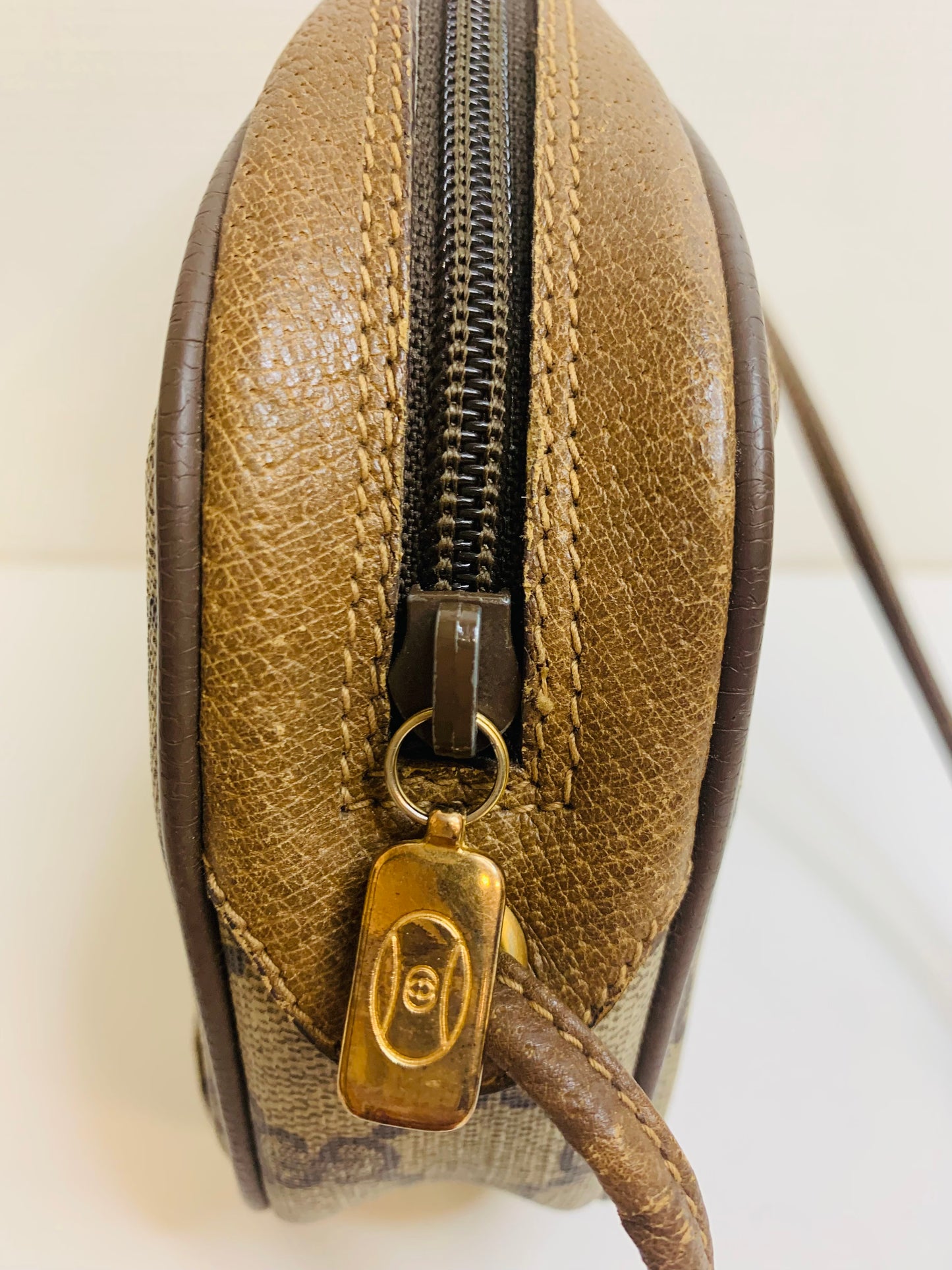 GUCCI GG SUPREME Sherry Line Shoulder bag