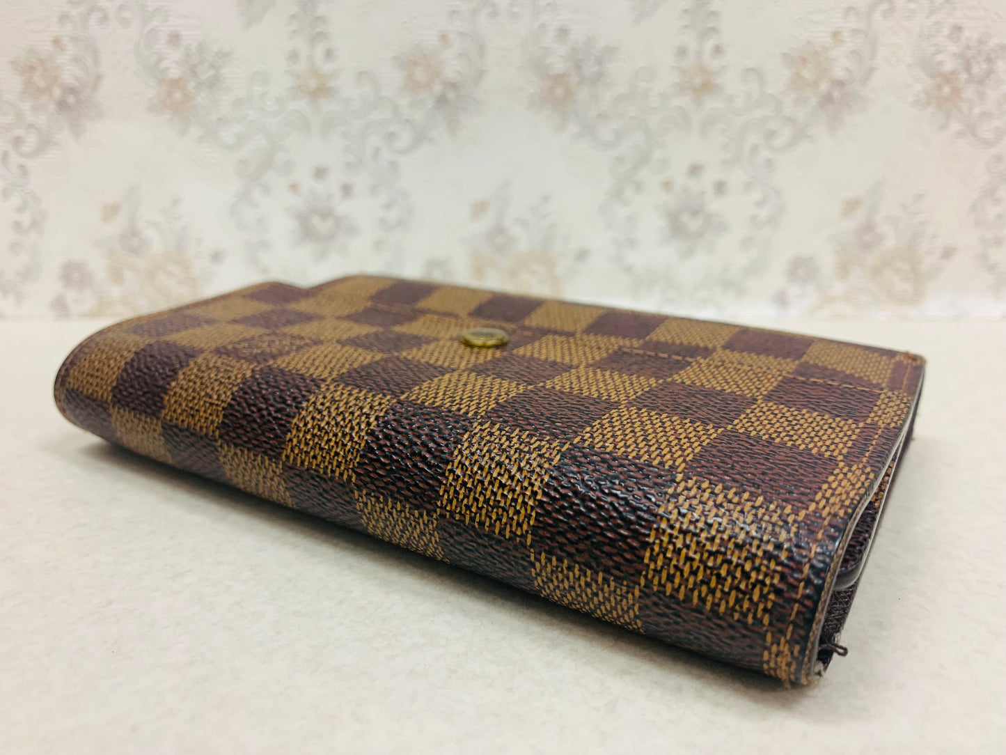 Louis Vuitton Damier Ebene Porte-Monnaie Billets Tresor Wallet