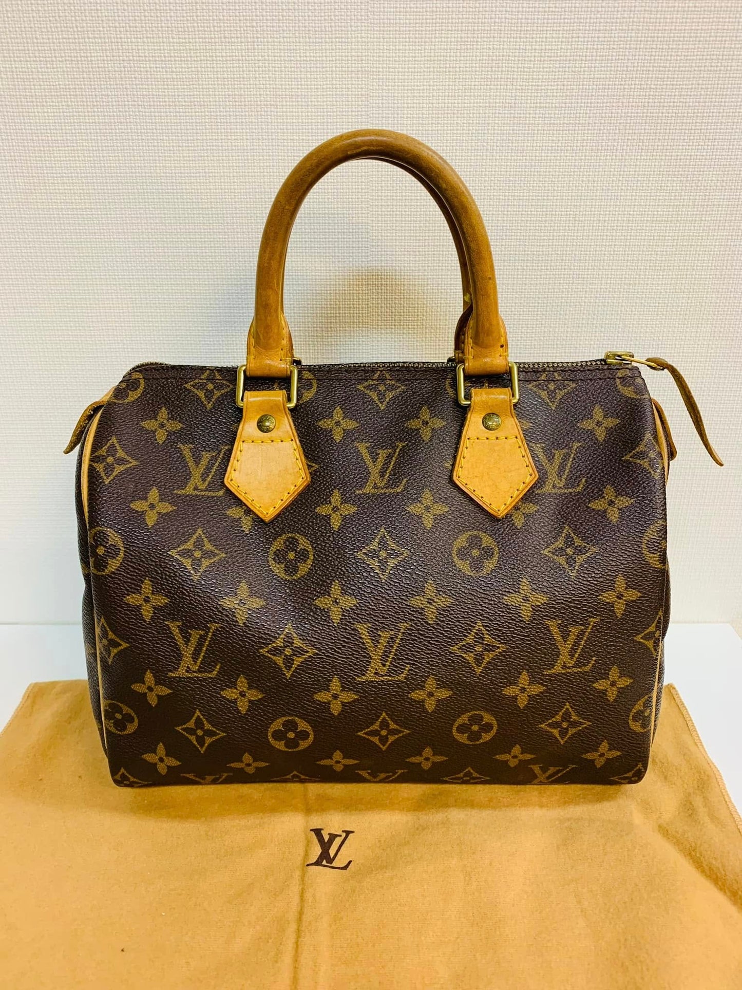 Authentic Louis Vuitton Speedy 25