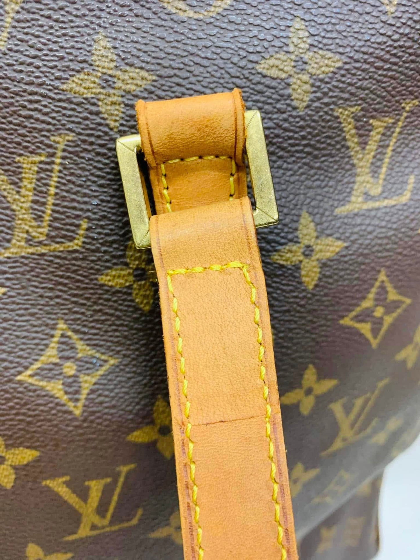 Louis Vuitton Cabas Mezzo