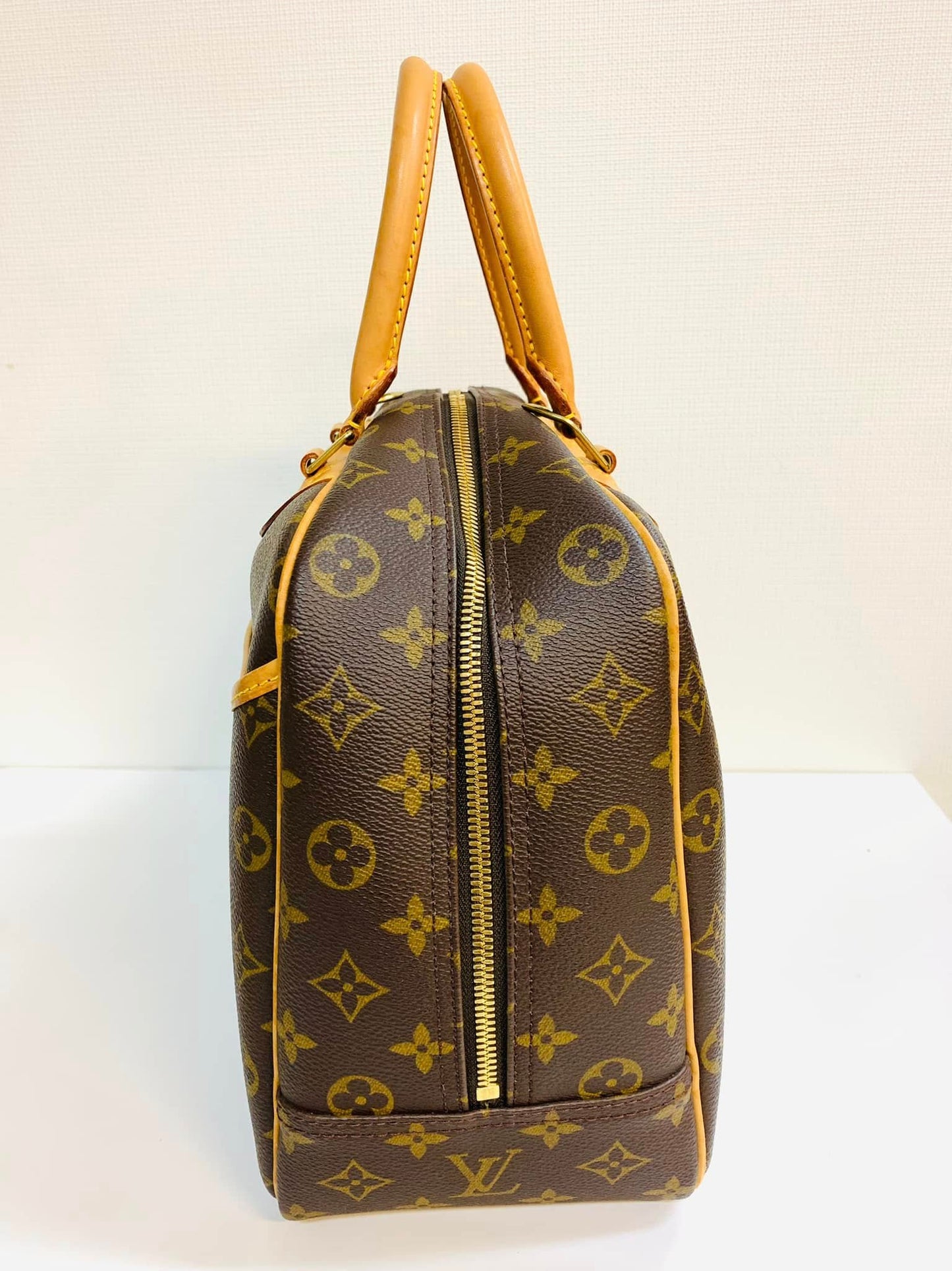 Authentic Louis Vuitton Deauville