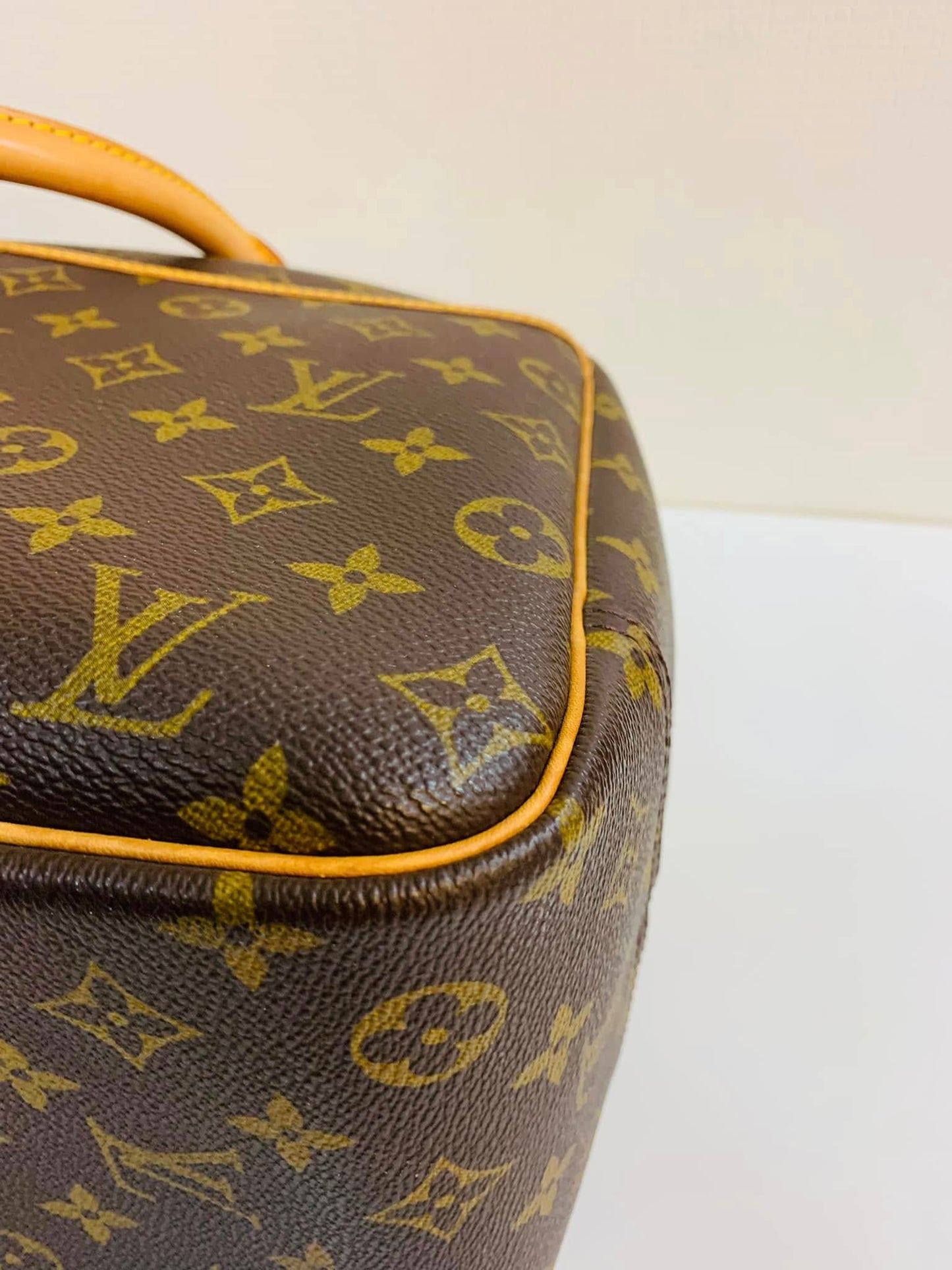 Authentic Louis Vuitton Deauville