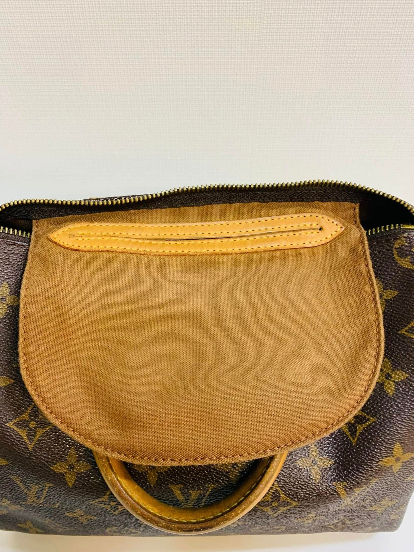 Authentic Louis Vuitton Speedy 25