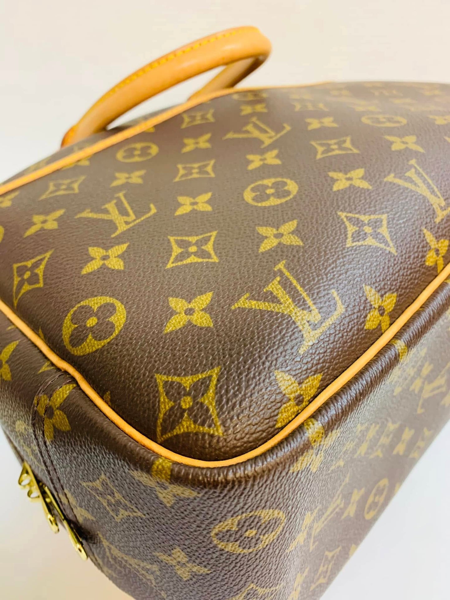 Authentic Louis Vuitton Deauville