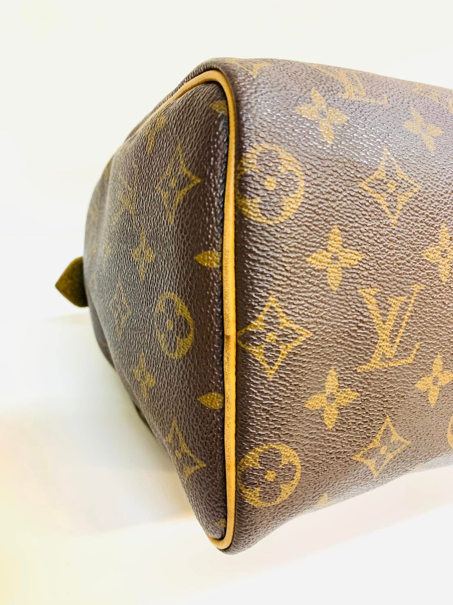 Authentic Louis Vuitton Speedy 25