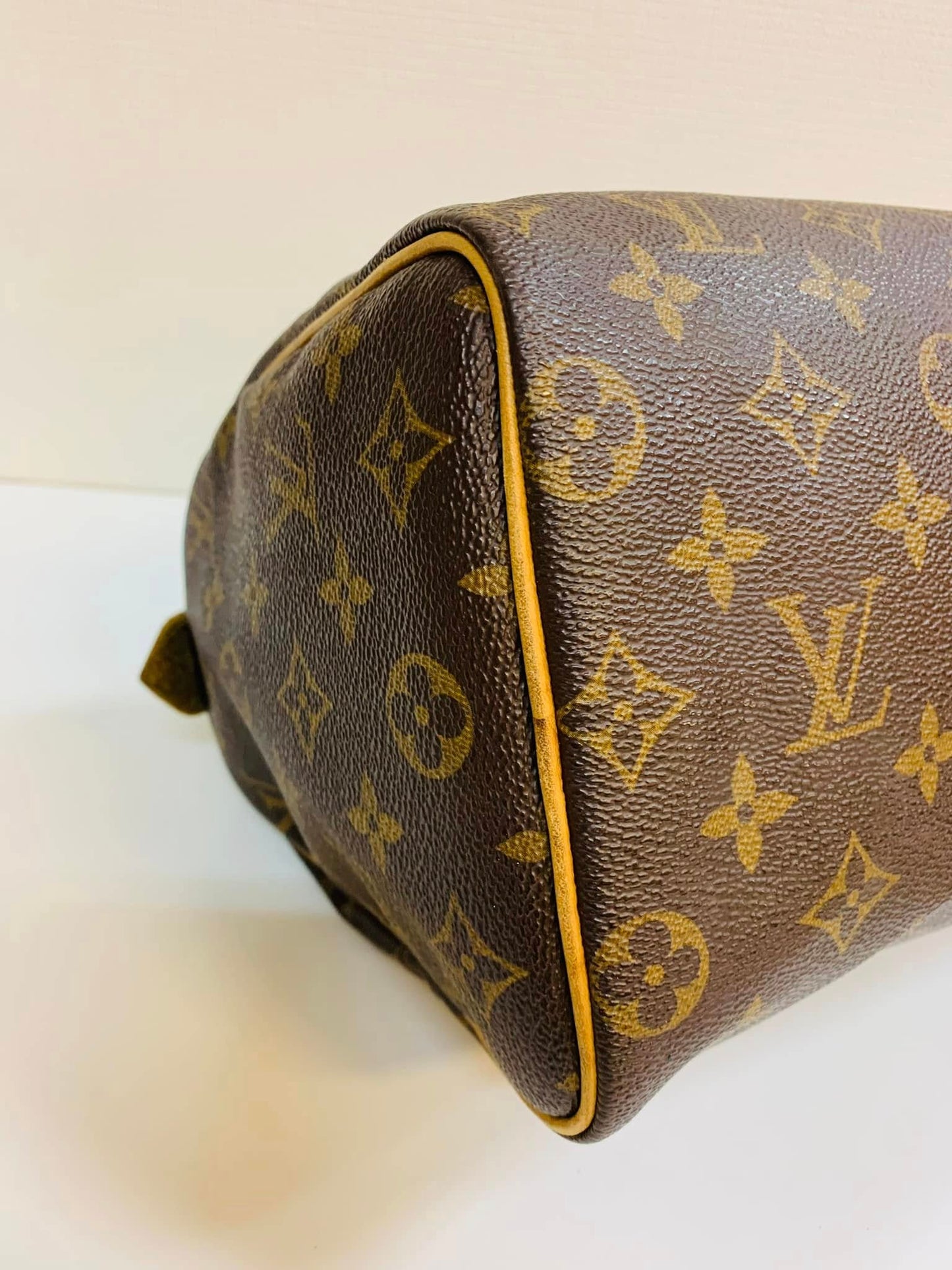 Authentic Louis Vuitton Speedy 25