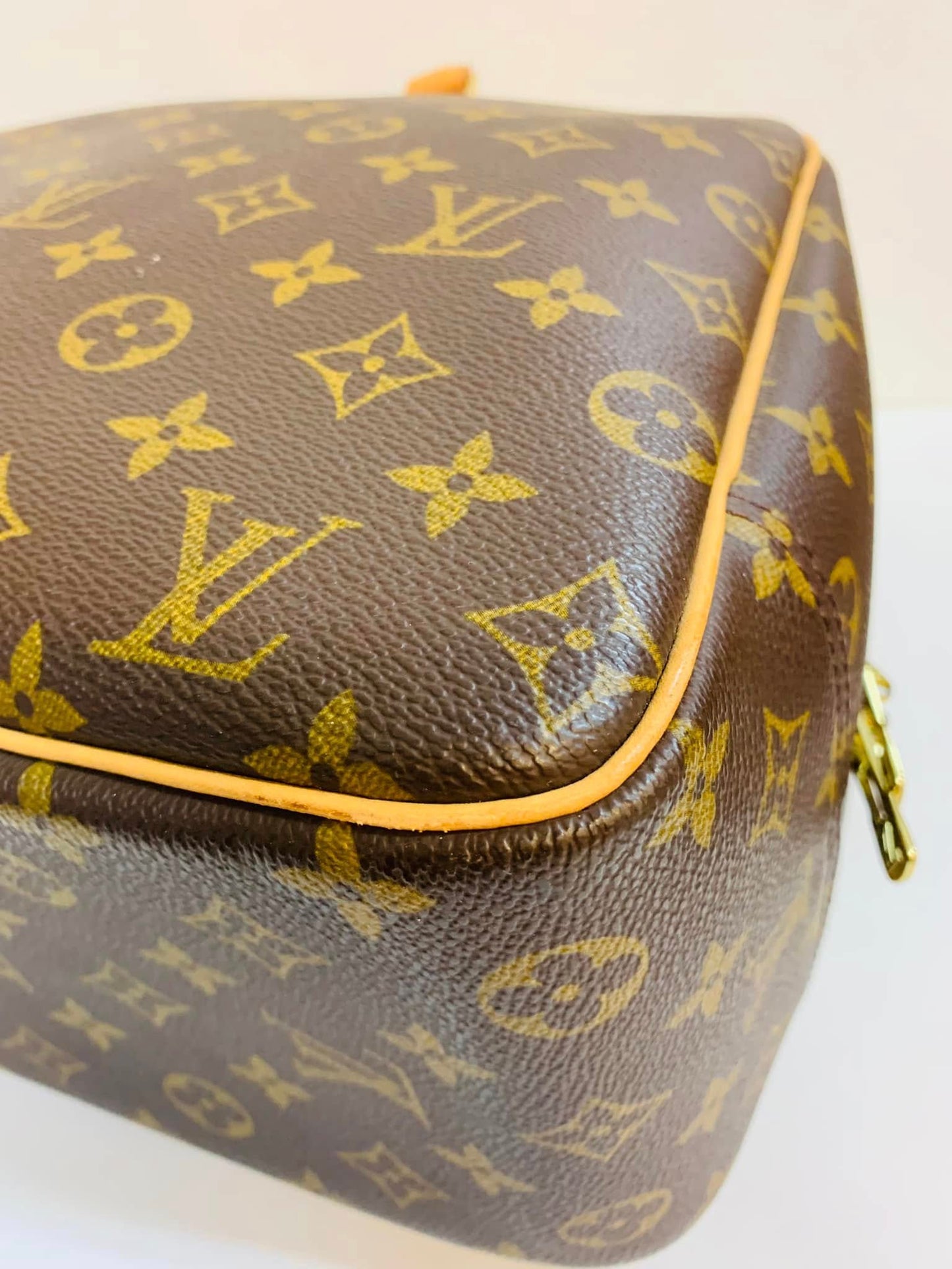 Authentic Louis Vuitton Deauville