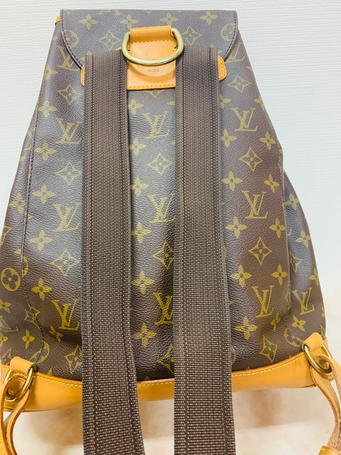 LOUIS VUITTON Montsouris GM