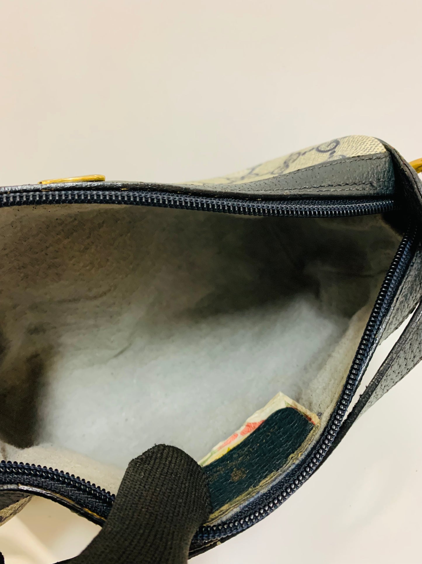 GUCCI GG Supreme Sherry Line Shoulder Bag