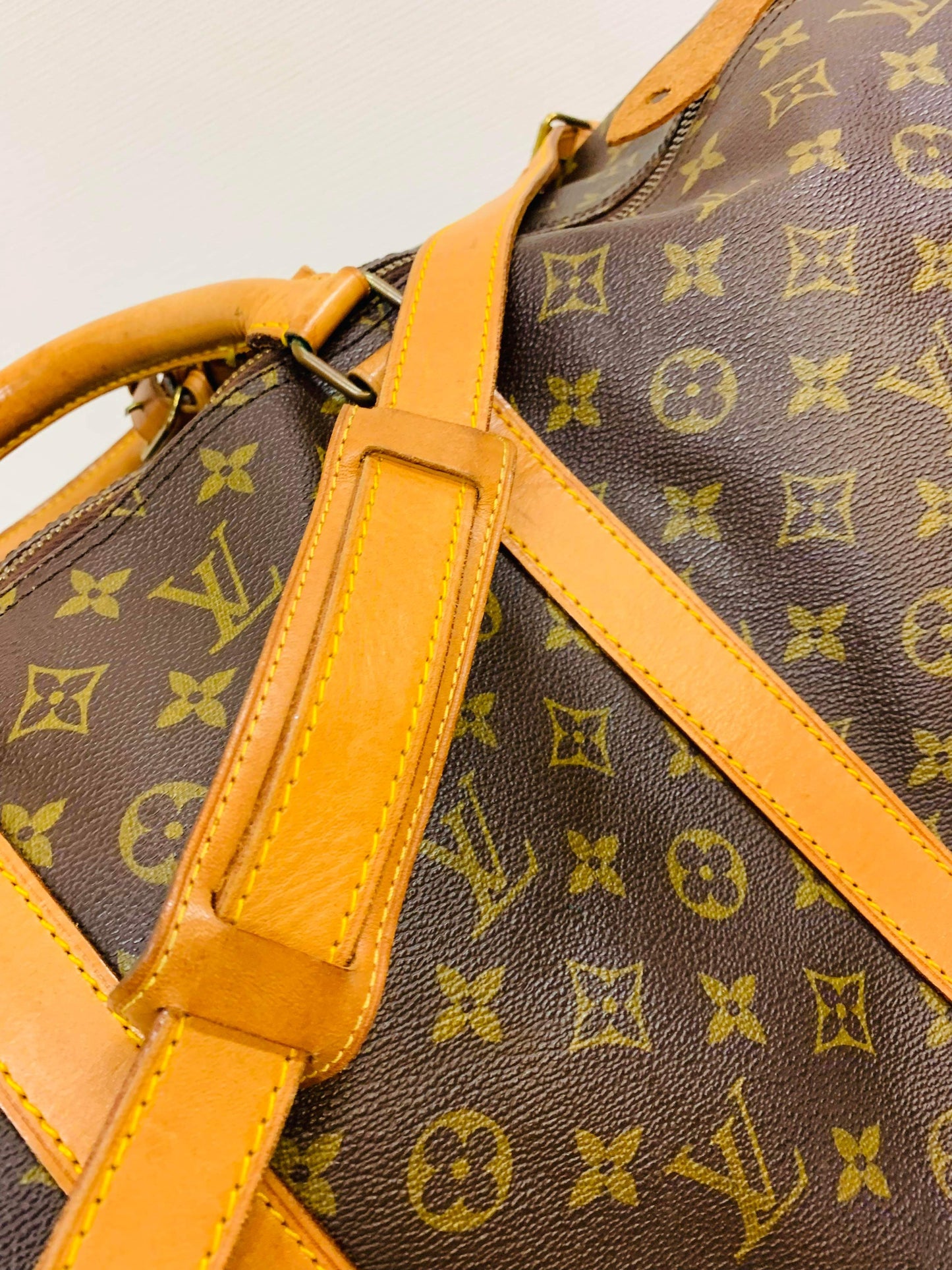 USED LOUIS VUITTON KEEPAL BANDOULIERE 60