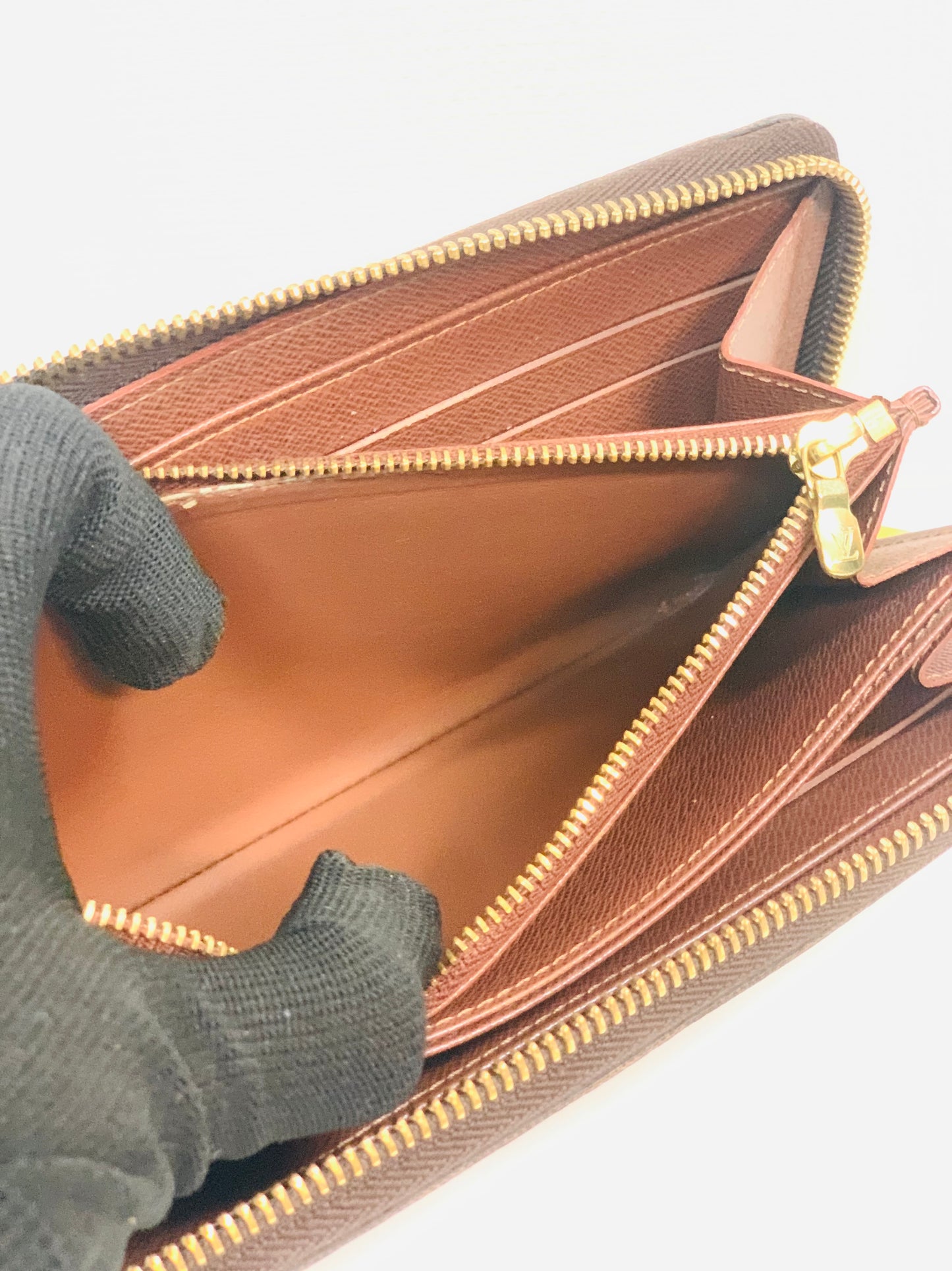 USED LOUIS VUITTON LONG ZIPPY WALLET MONOGRAM