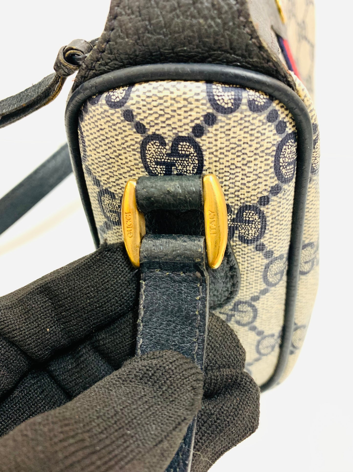 GUCCI GG Supreme Sherry Line Shoulder Bag
