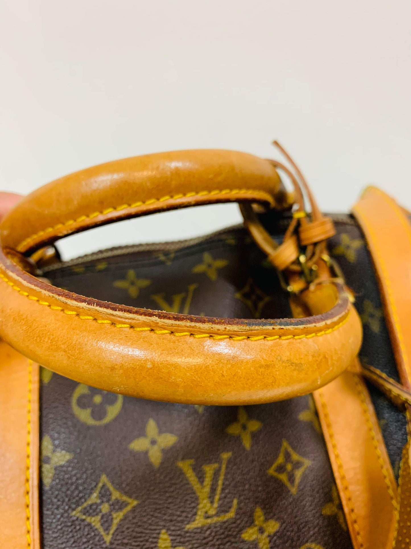 USED LOUIS VUITTON KEEPAL BANDOULIERE 60