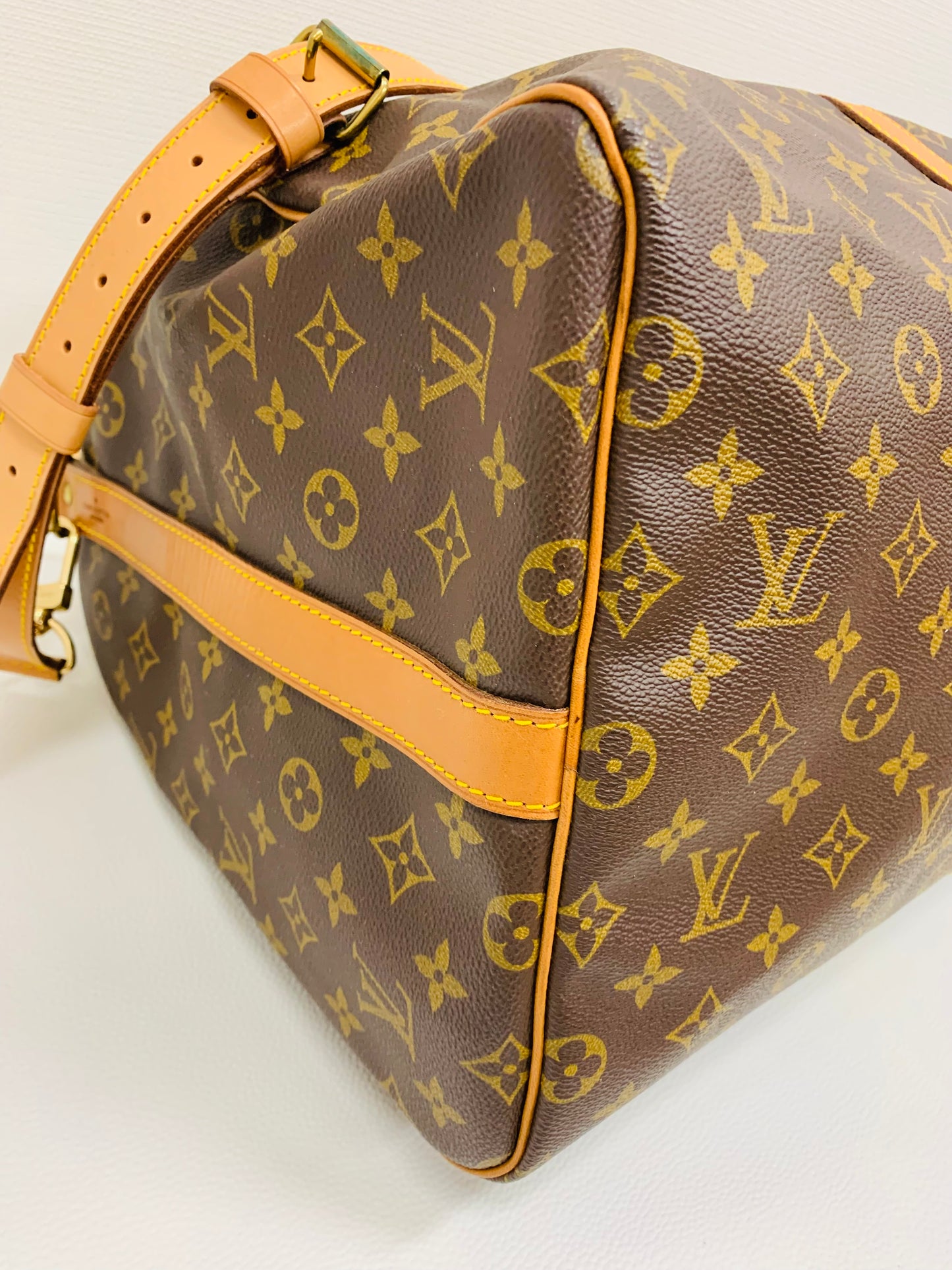 USED LOUIS VUITTON KEEPAL 55 BANDOULIERE