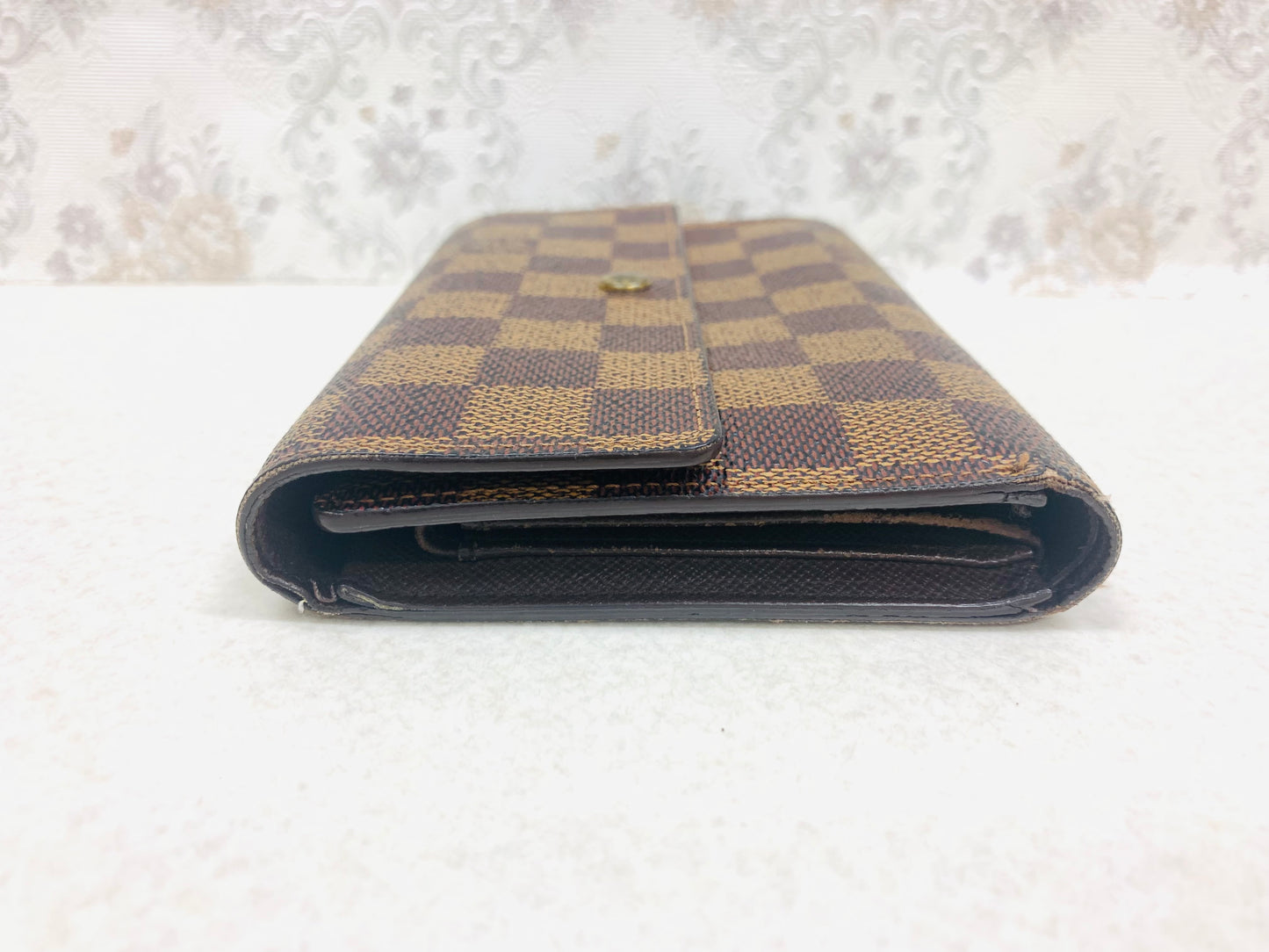 Louis Vuitton Damier Ebene Porte-Monnaie Billets Tresor Wallet