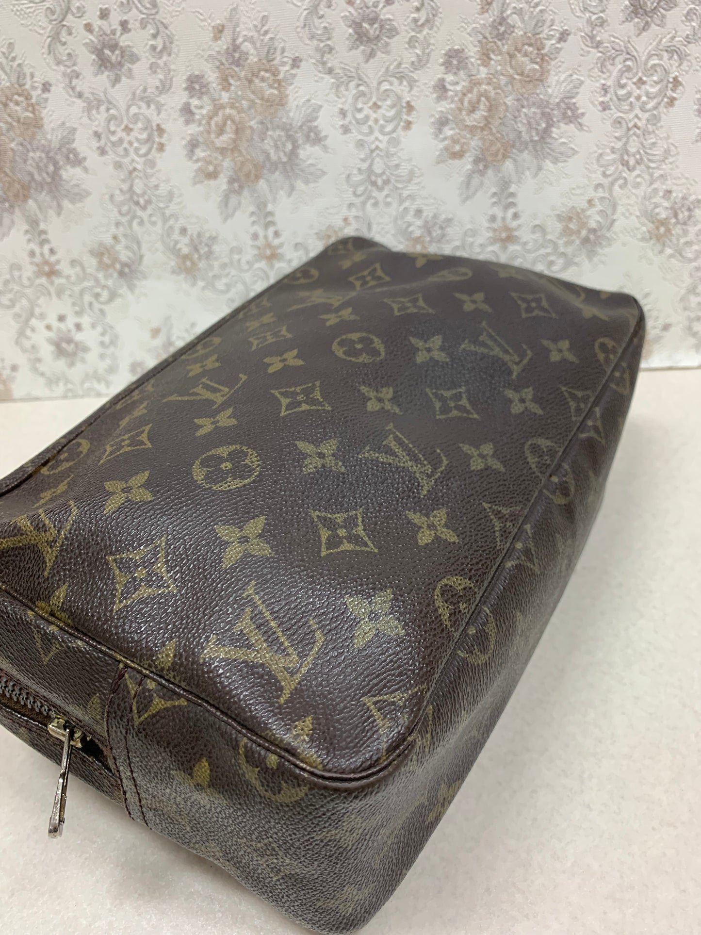 Louis Vuitton Monogram Trousse Toilette 28