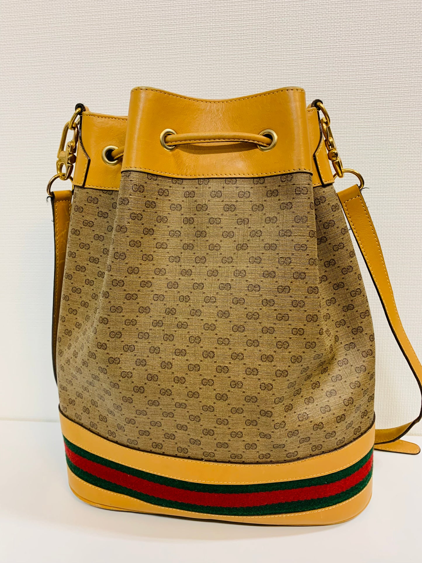 USED VINTAGE GUCCI SHERRY LINE BUCKET shoulder bag