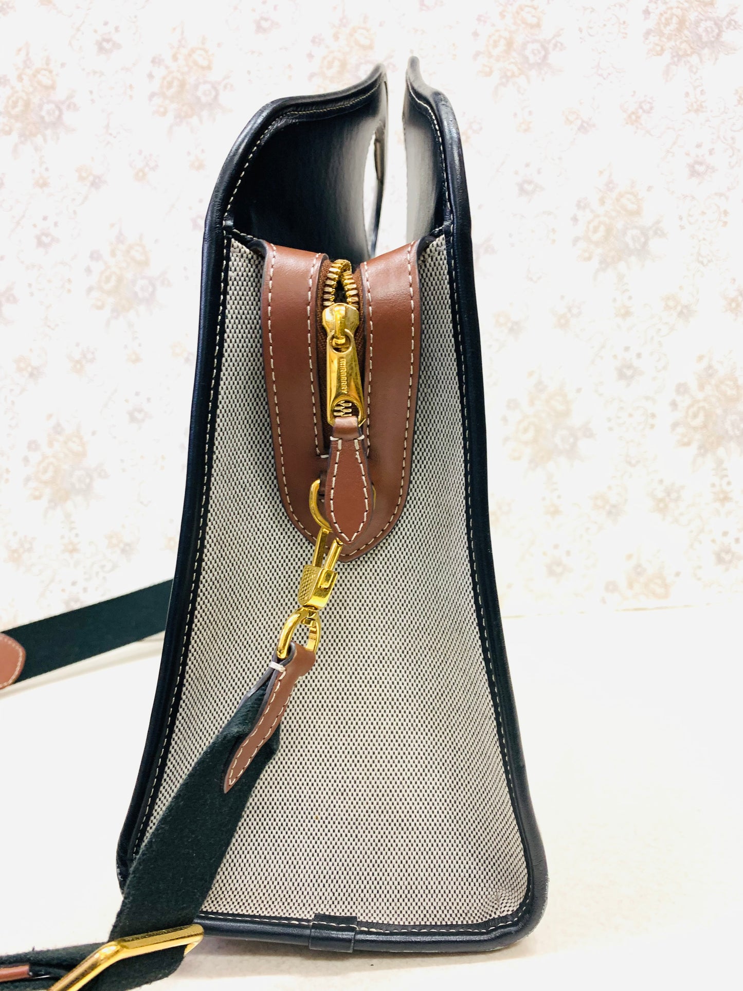 Burberry Canvas Horseferry Medium Pocket Tote Black