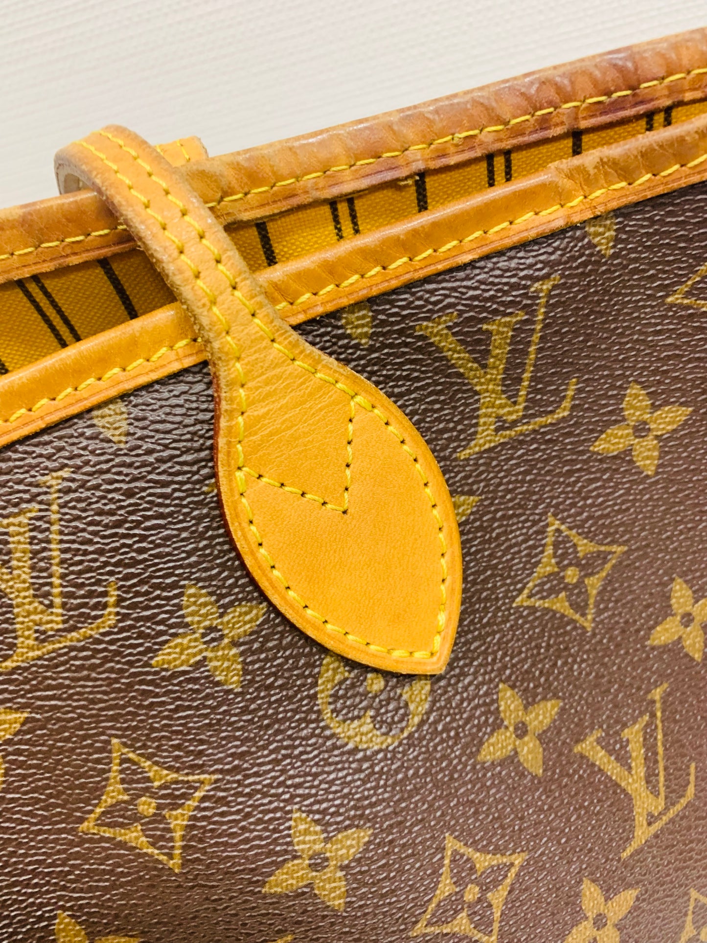 Used Louis Vuitton Limited Edition Neverful MM Mimosa with pouch