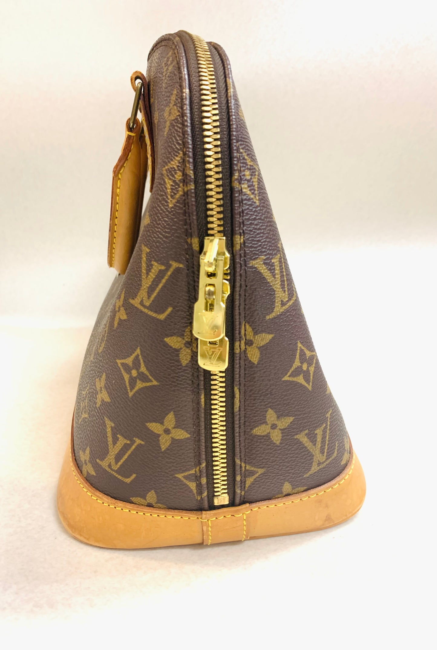 LOUIS VUITTON Monogram Alma PM