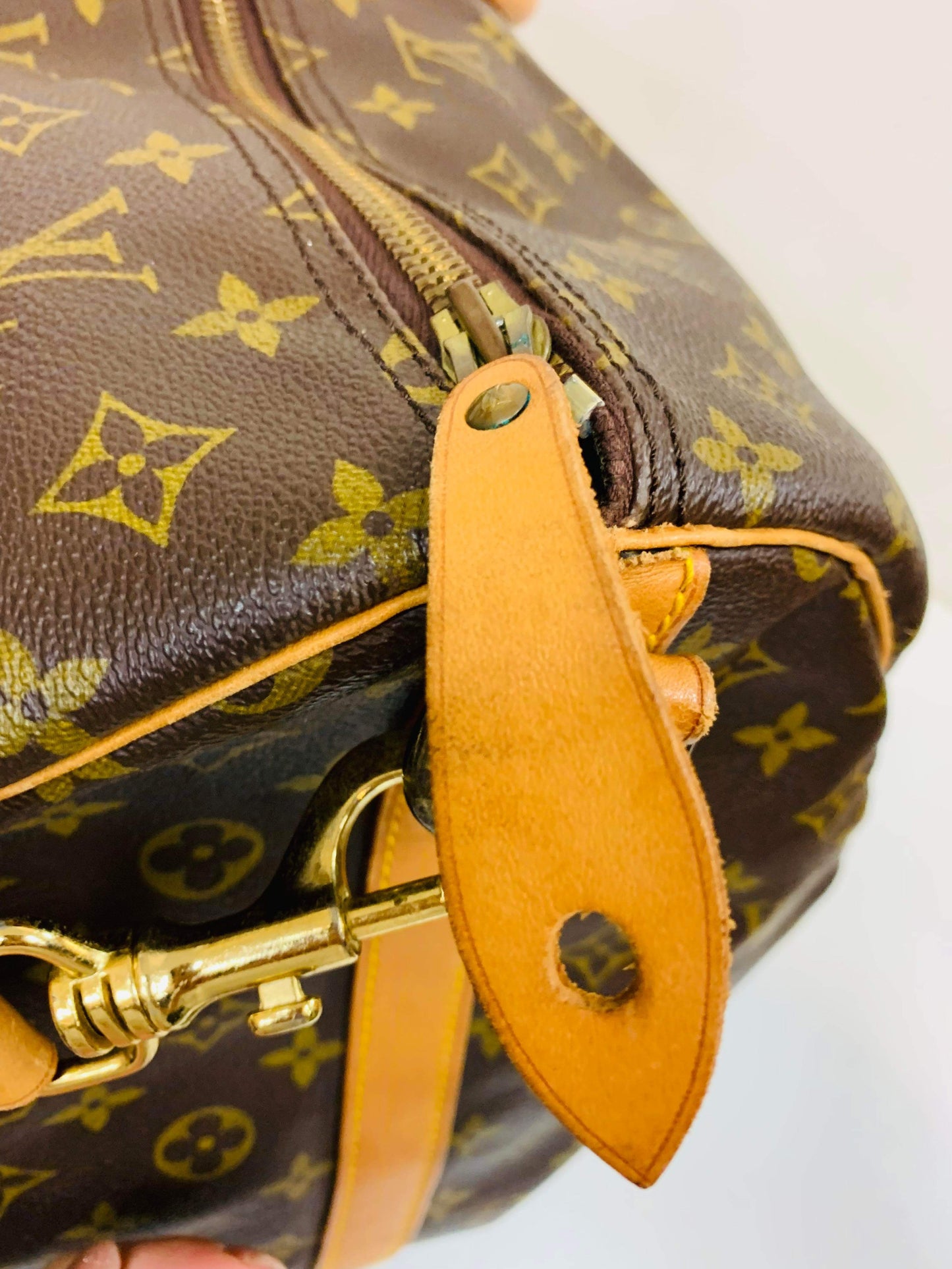 USED LOUIS VUITTON KEEPAL BANDOULIERE 60