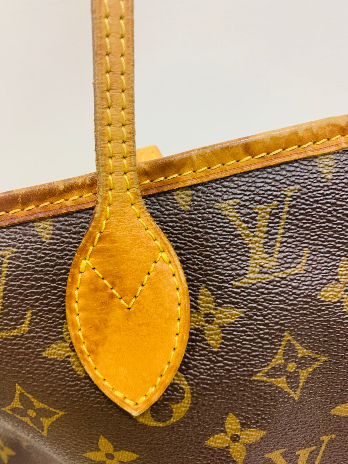 Used Louis Vuitton Limited Edition Neverful MM Mimosa with pouch