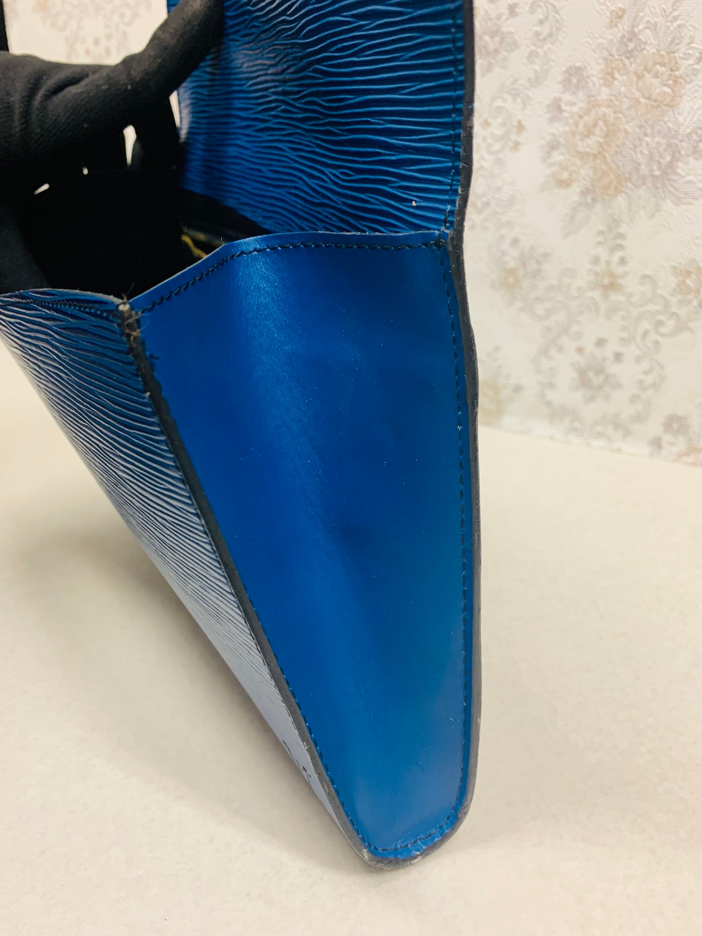 Louis Vuitton Epi  Art Deco clutch Blue