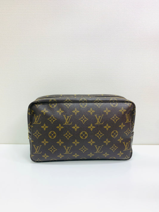 LOUIS VUITTON Trousse 28