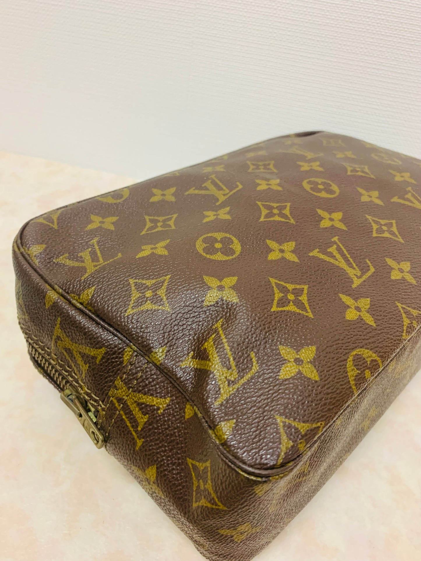 LOUIS VUITTON TROUSSE 28