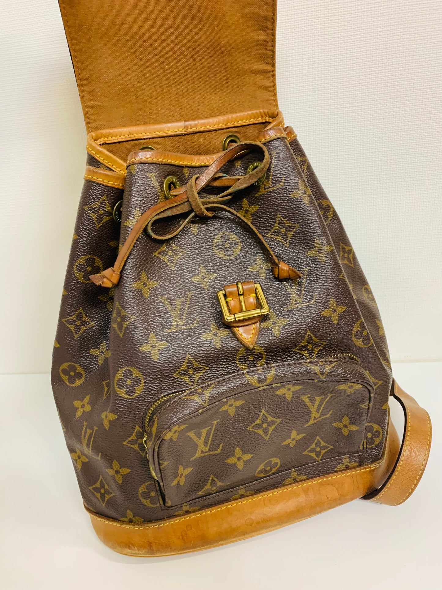 Louis Vuitton Monogram Montsouris MM