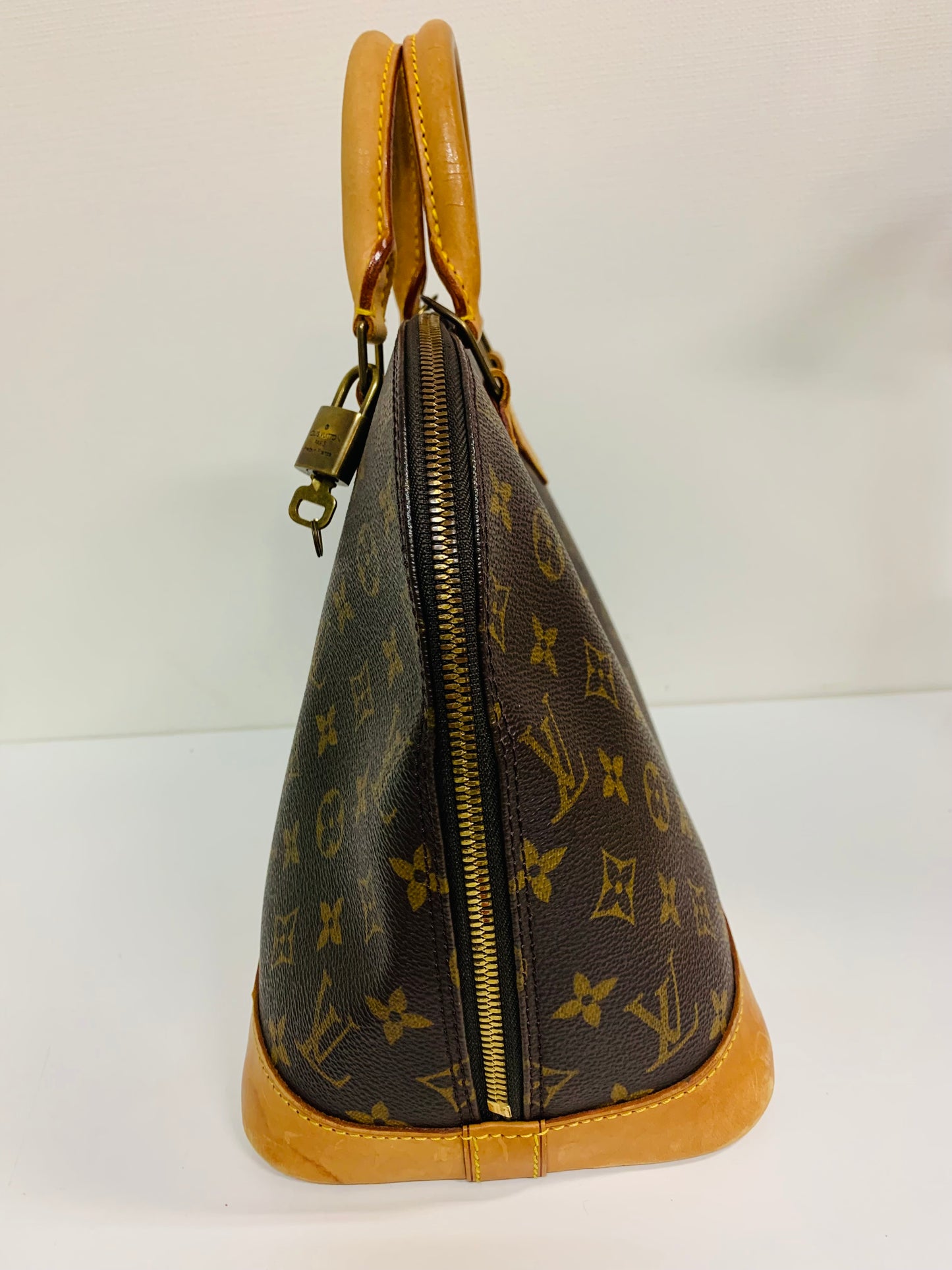 Louis Vuitton Monogram Alma PM w/Lock&Key