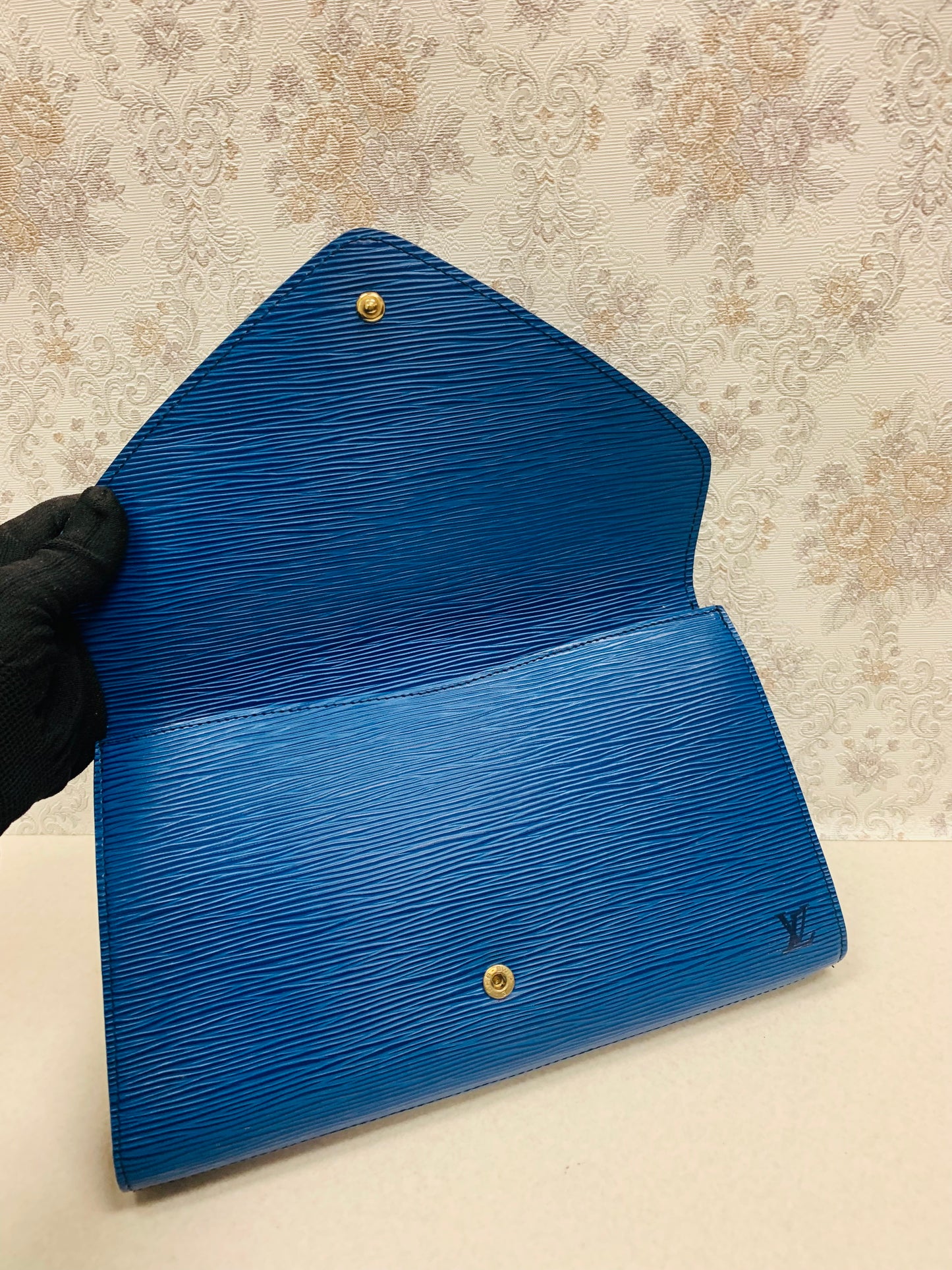 Louis Vuitton Epi  Art Deco clutch Blue