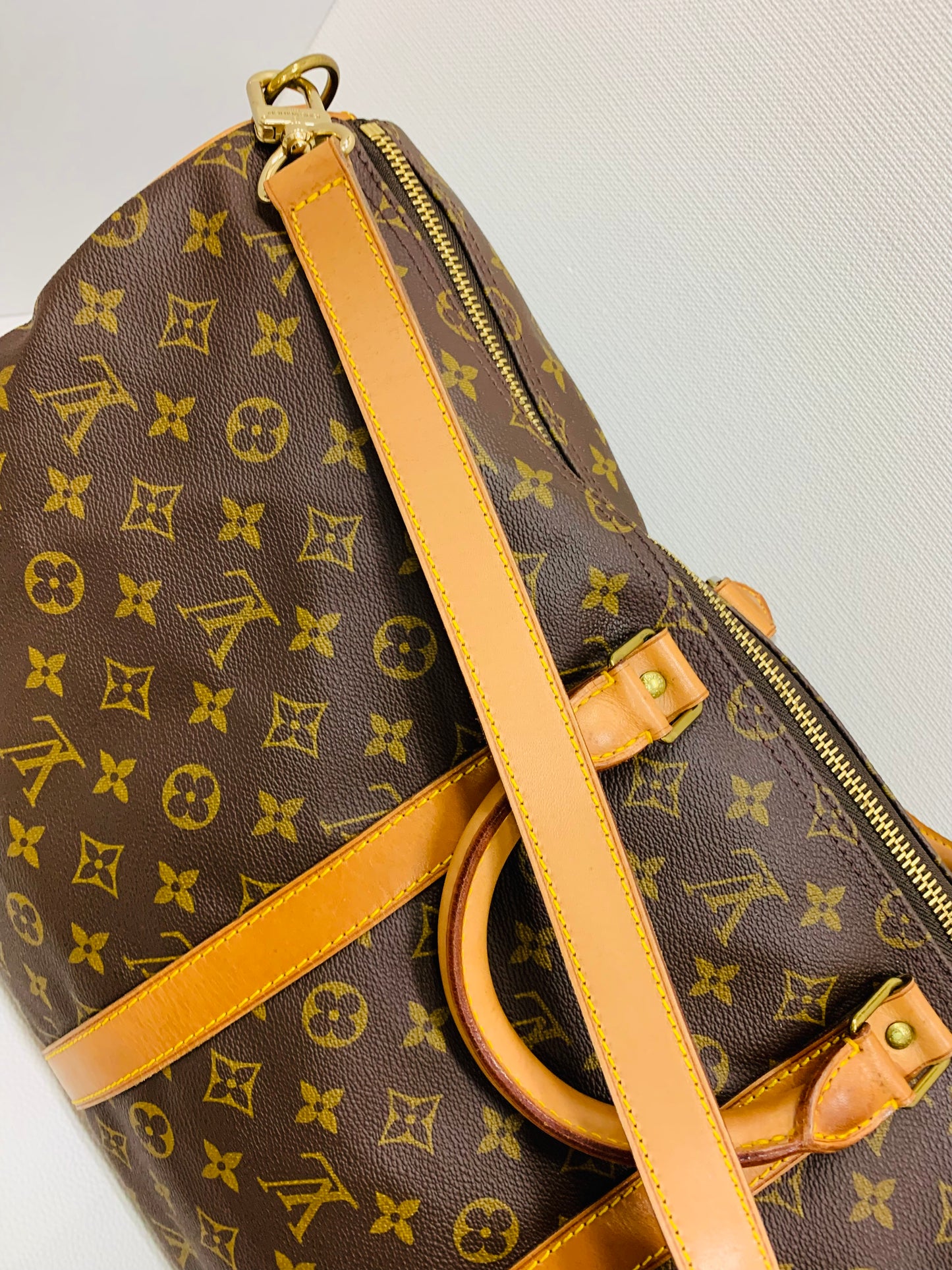 USED LOUIS VUITTON KEEPAL 55 BANDOULIERE