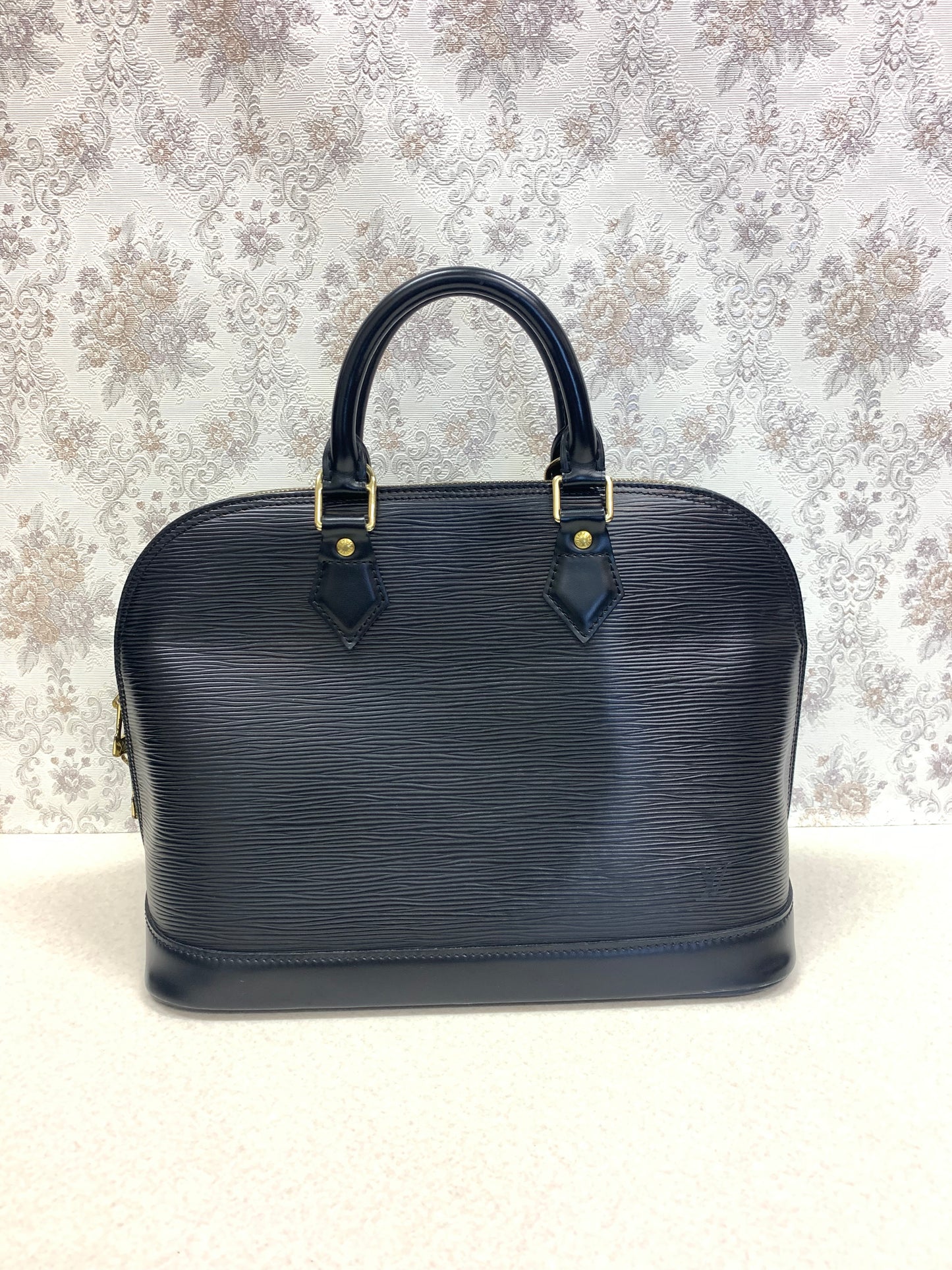 Louis Vuitton  Alma PM Epi Noir