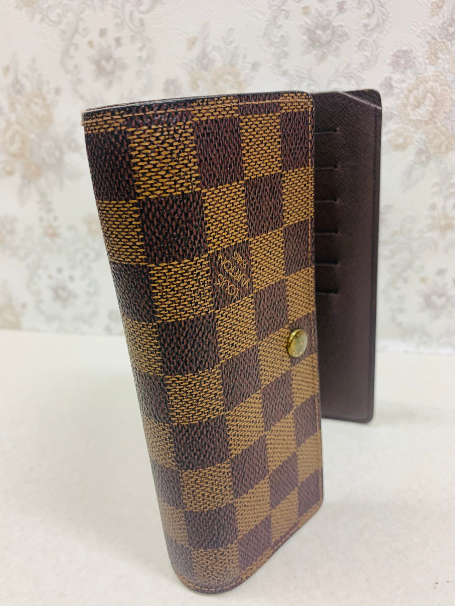 Louis Vuitton Damier Ebene Porte-Monnaie Billets Tresor Wallet
