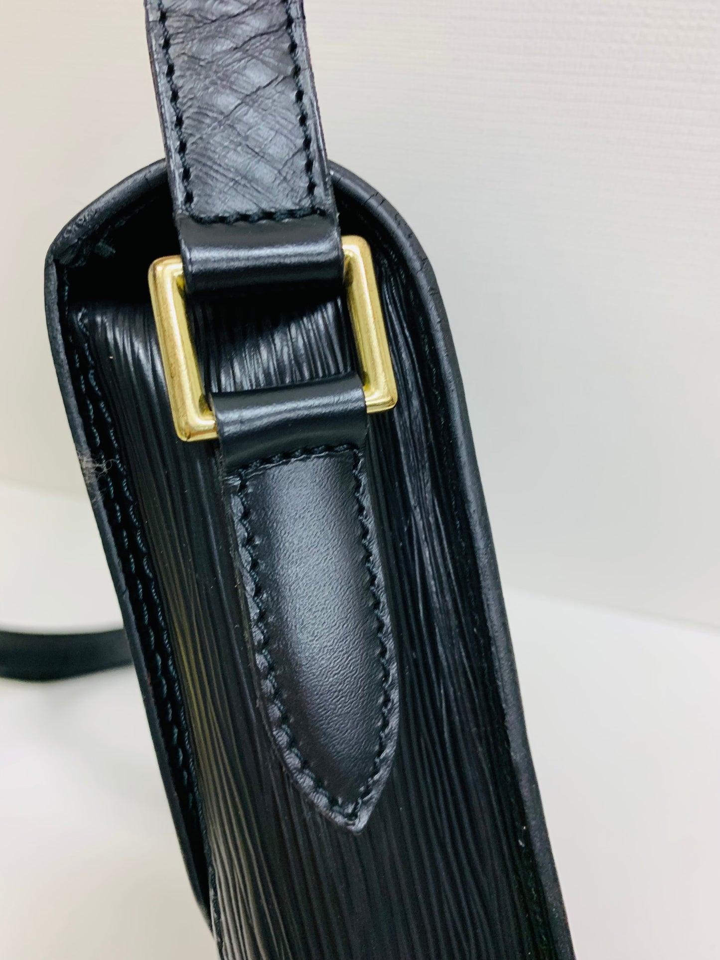 Use Louis Vuitton Epi Saint Cloud Noir