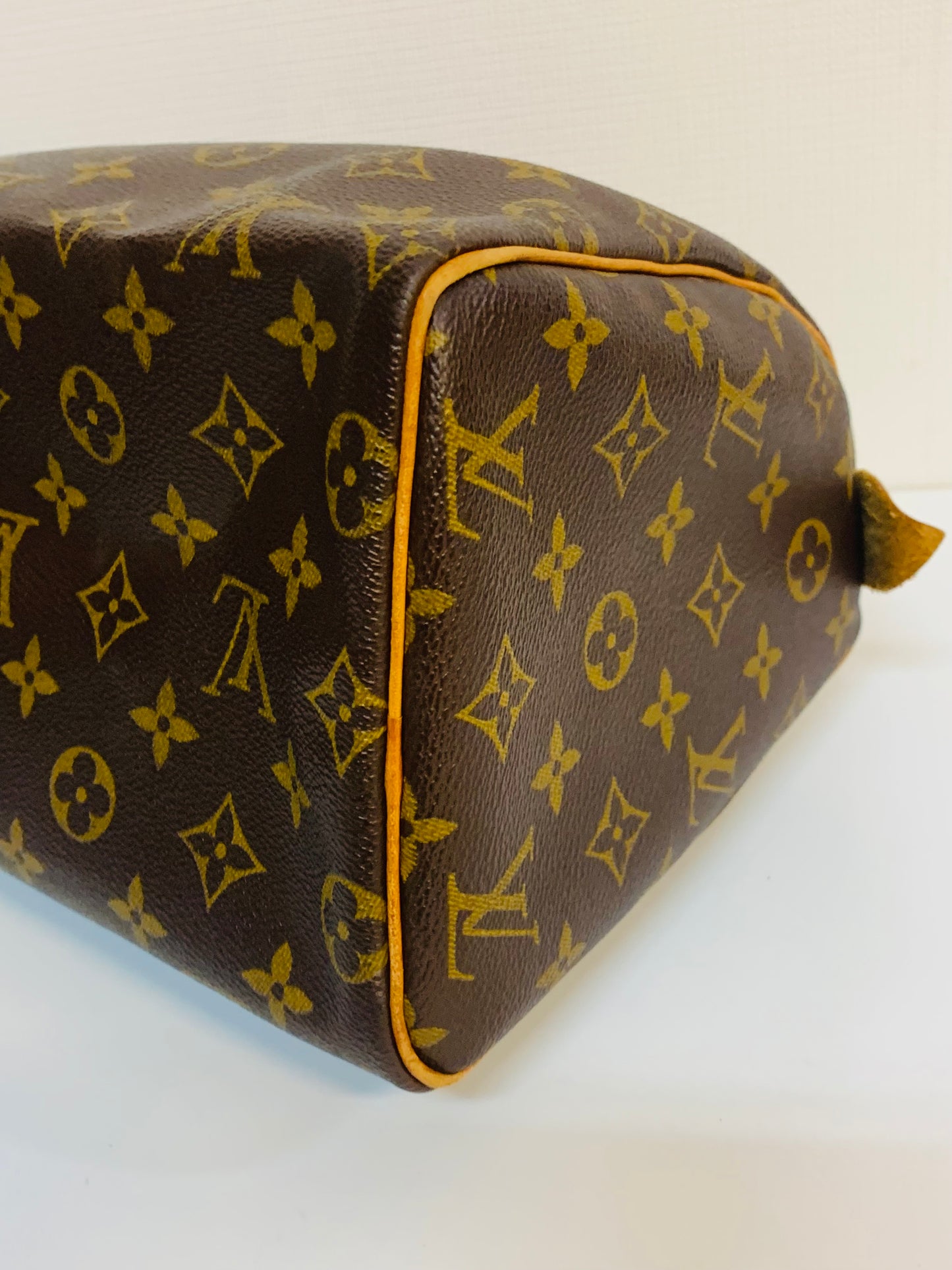 LOUIS VUITTON Speedy 25