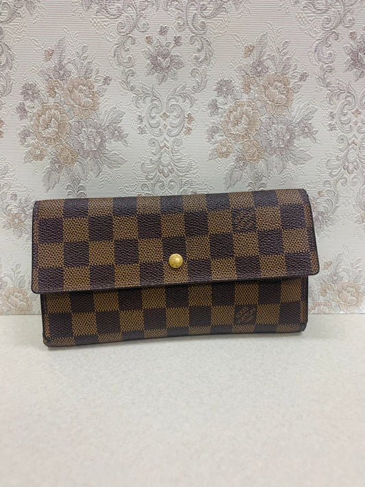 Louis Vuitton Damier Ebene International Tri-Fold Wallet