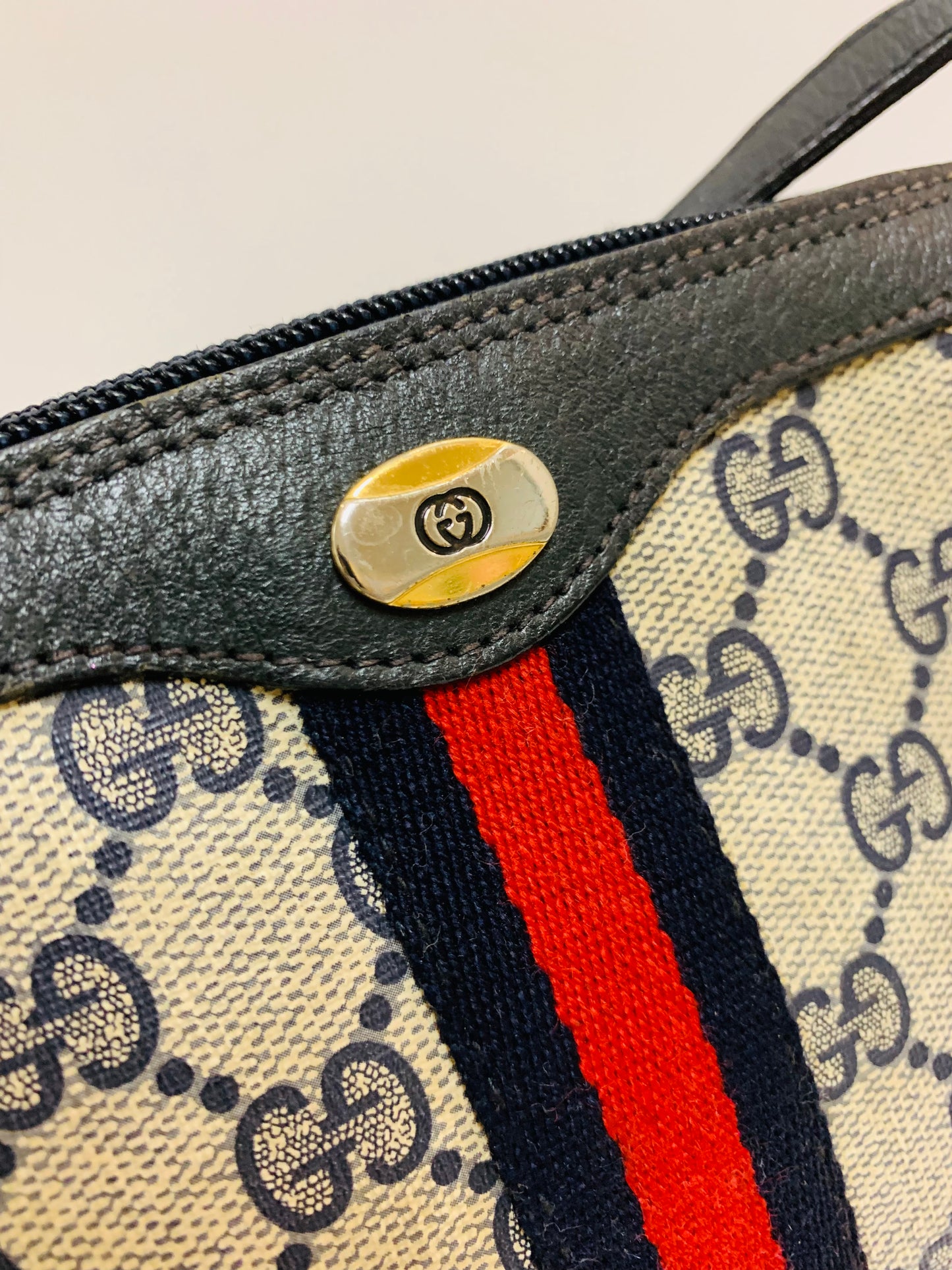GUCCI GG Supreme Sherry Line Shoulder Bag