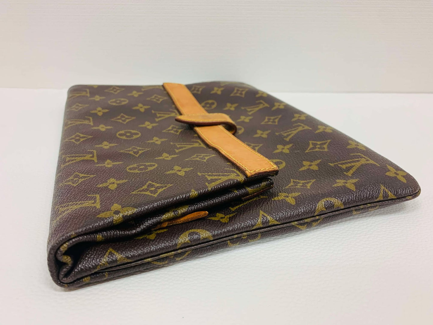 Authentic Louis Vuitton Vintage Pleante Clutch bag