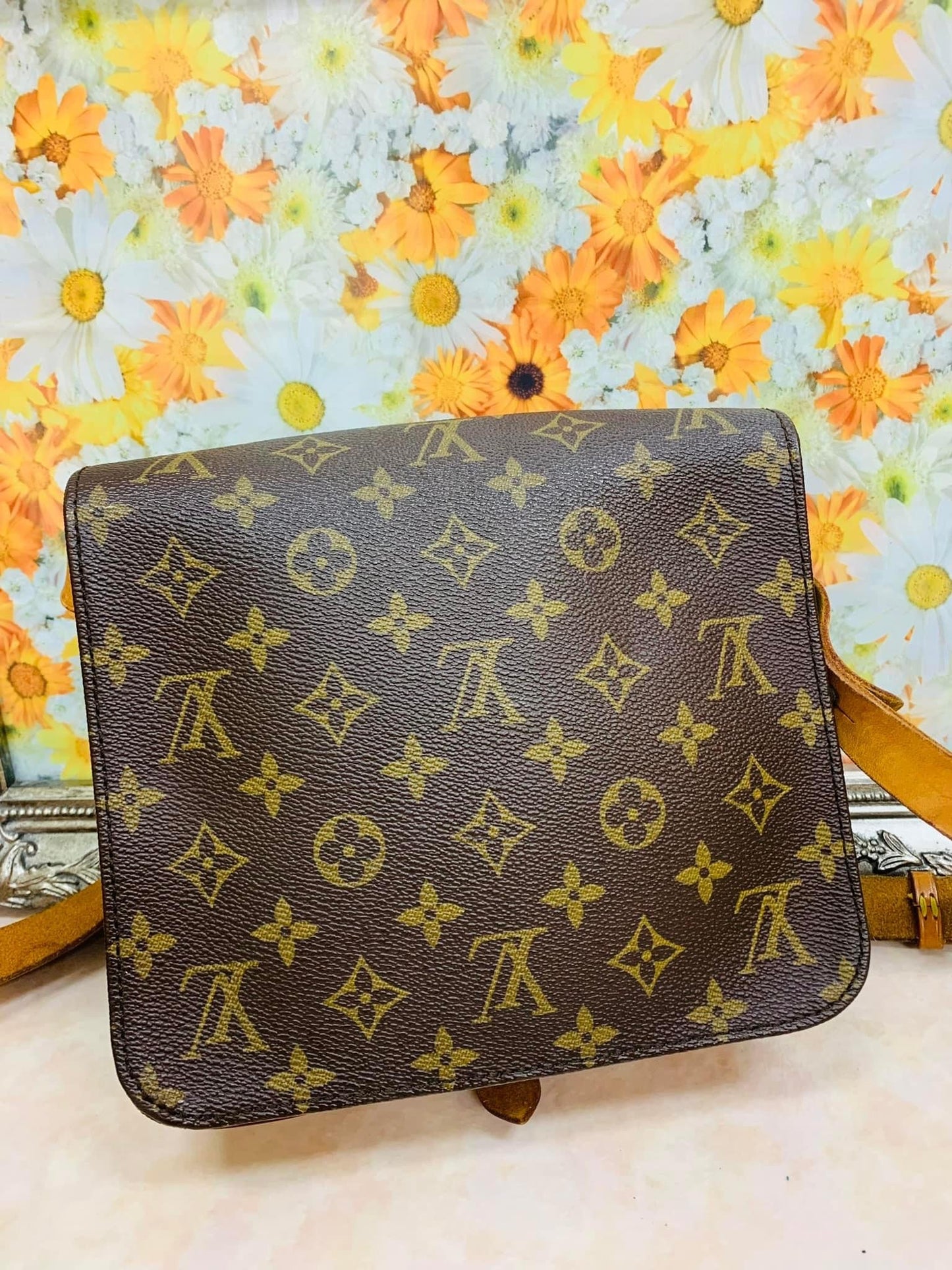 LOUIS VUITTON CARTOUCHIERE MM