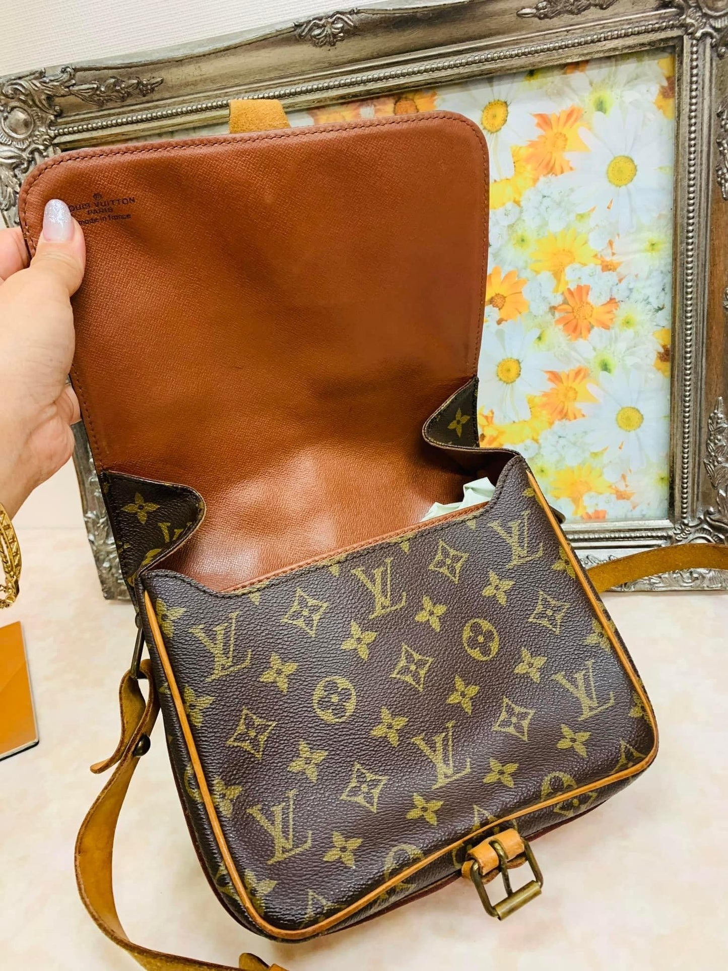 LOUIS VUITTON CARTOUCHIERE MM