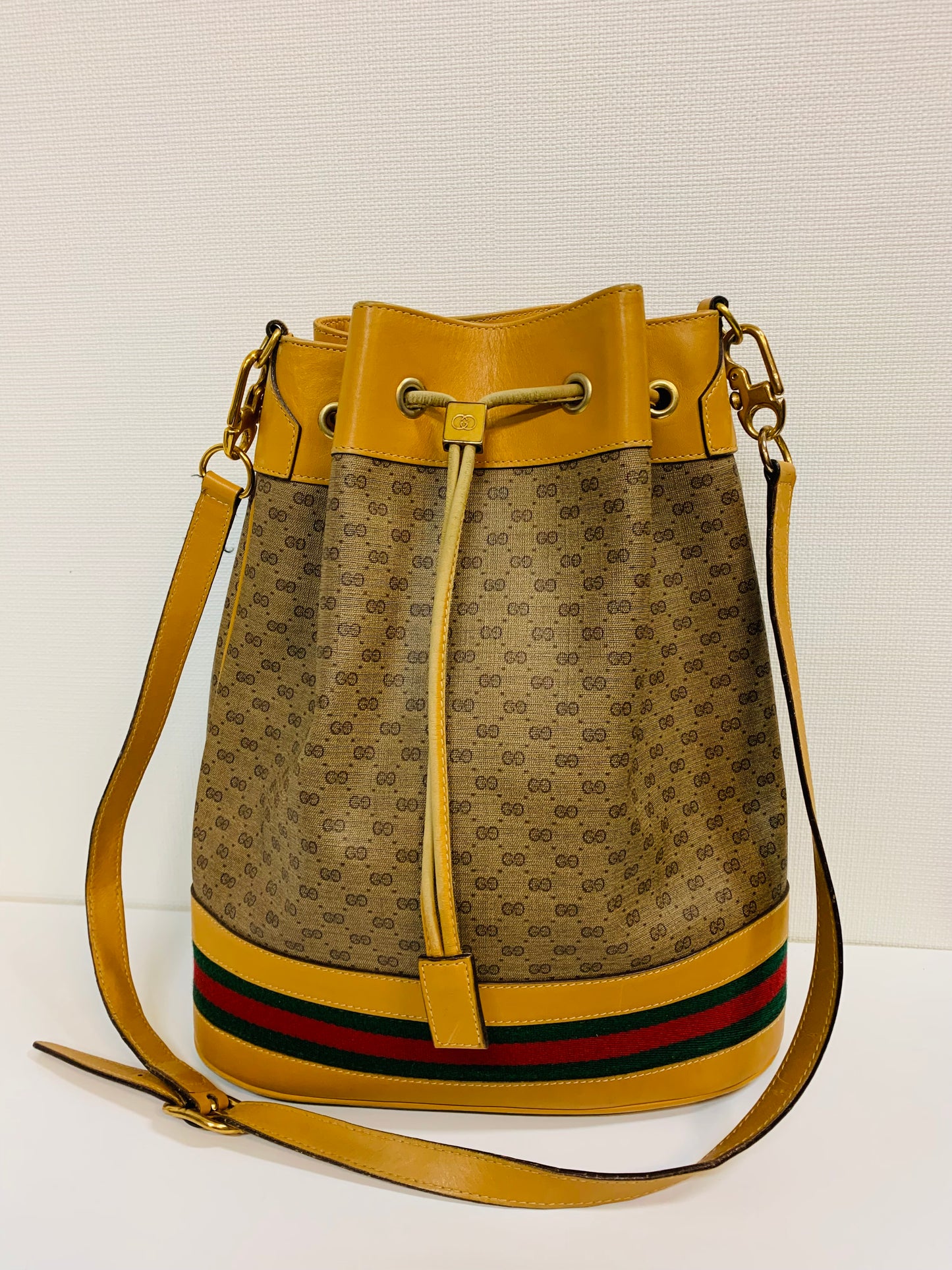 USED VINTAGE GUCCI SHERRY LINE BUCKET shoulder bag