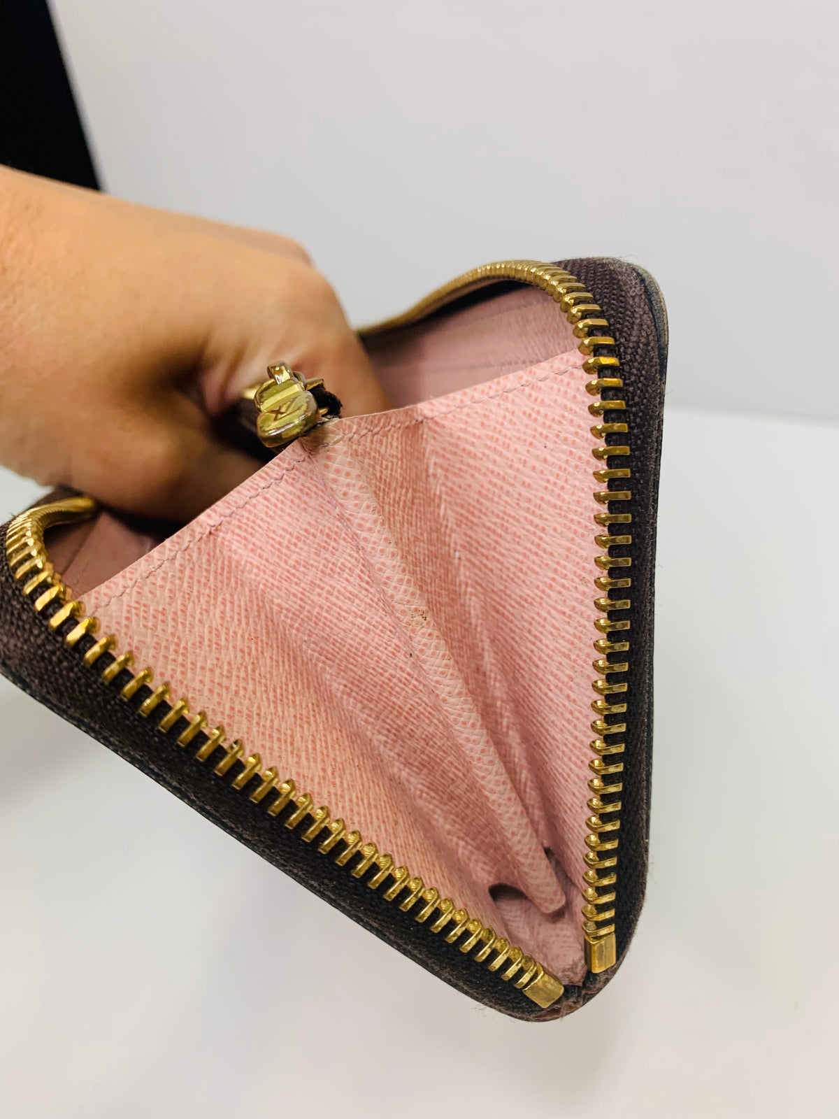 LOUIS VUITTON Damier Ebene Clemence Wallet Rose Balerine