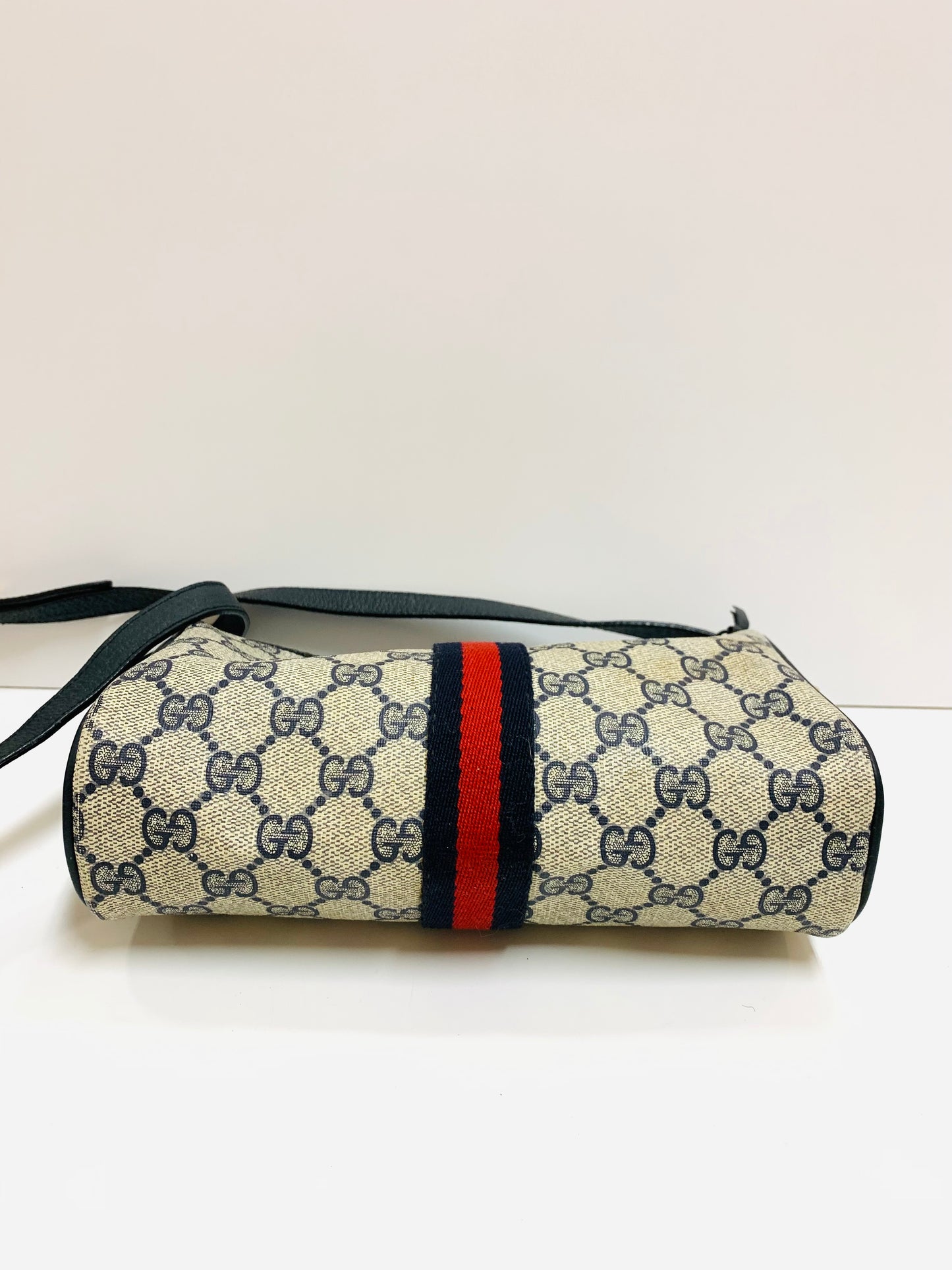 GUCCI GG Supreme Sherry Line Shoulder Bag