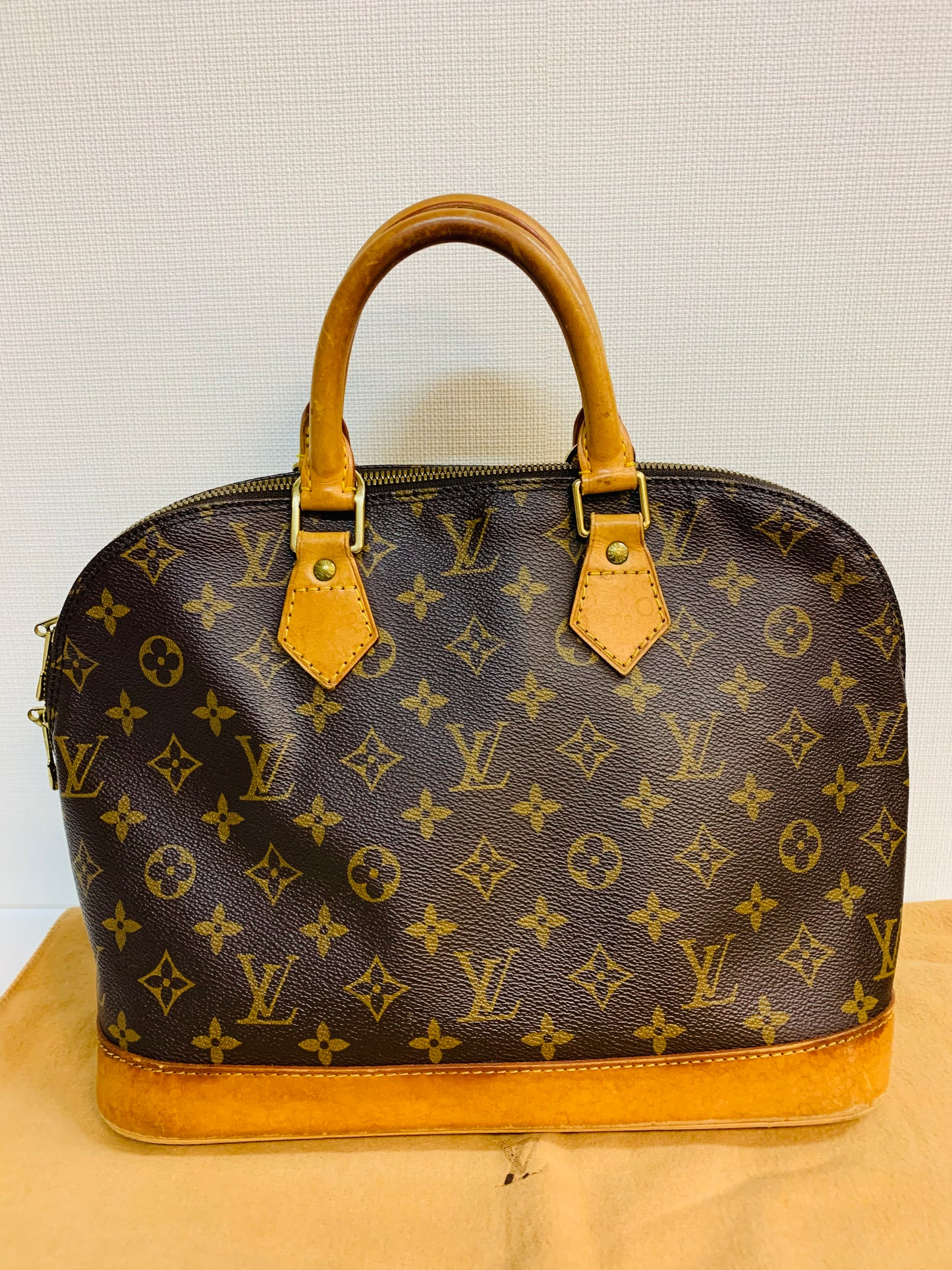 USED LOUIS VUITTON ALMA PM